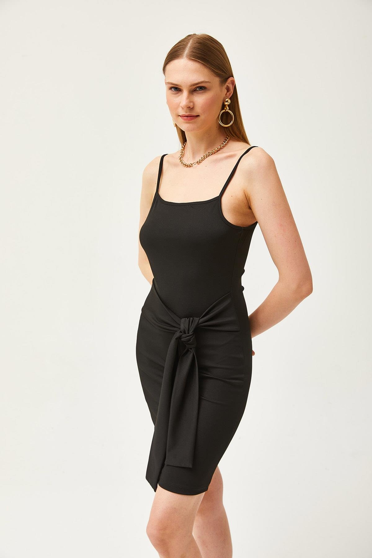 Askılı Beli Kuşak Detaylı Örme Elbise Siyah