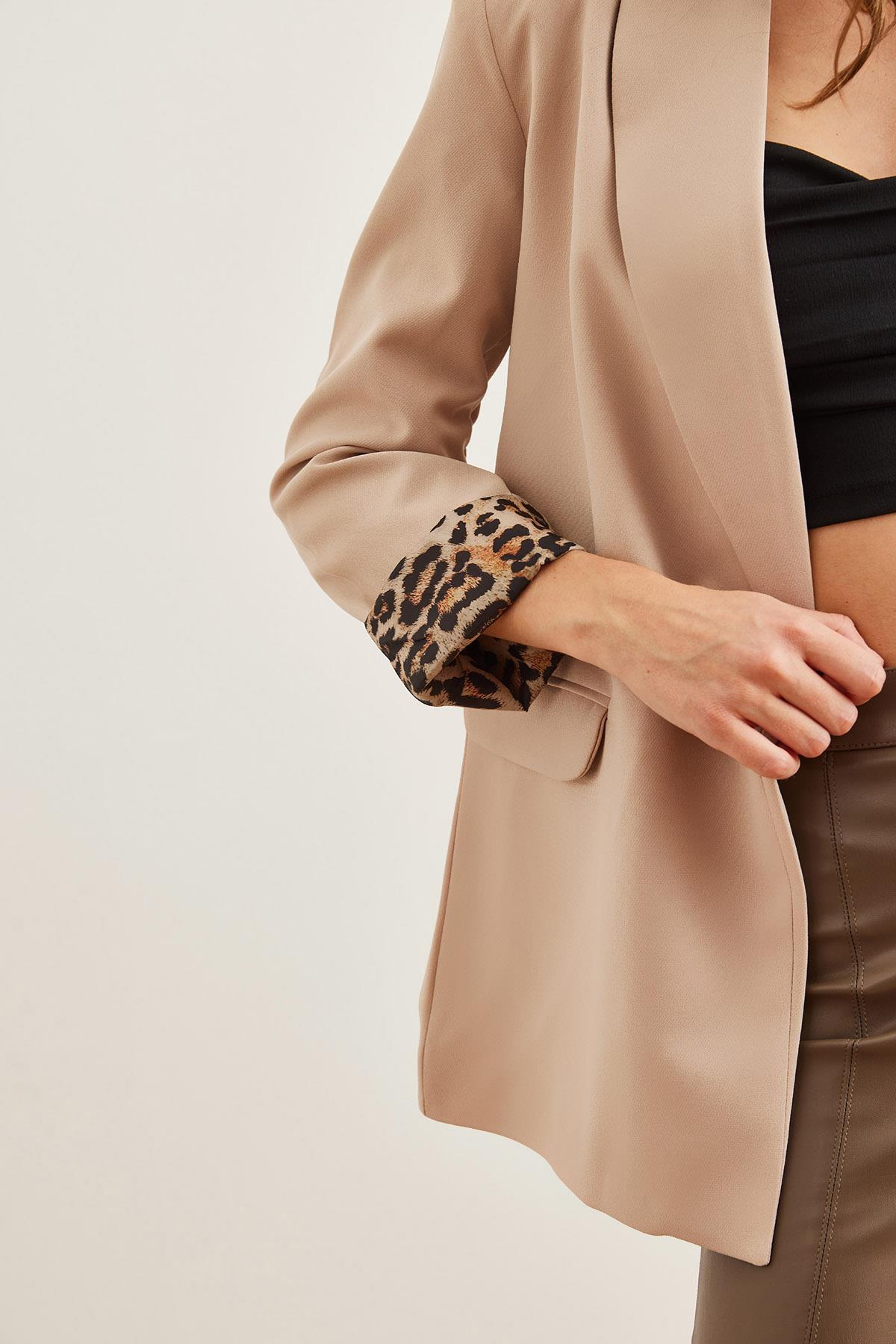 Astarı Leopar Aksesuar Cepli Blazer Ceket Taş