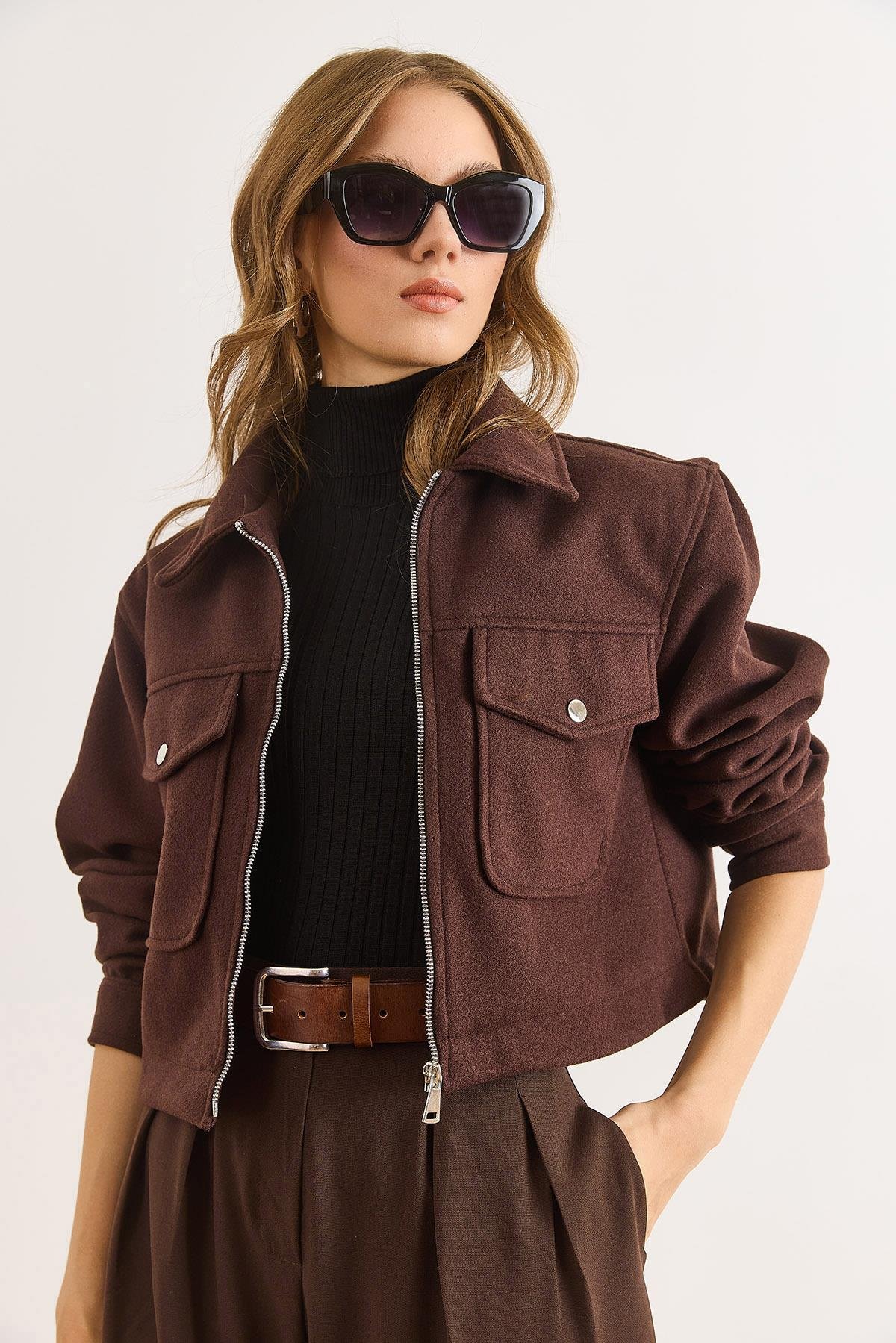 Astarlı Fermuarlı Çift Cep Detaylı Crop Kaşe Ceket Kahverengi