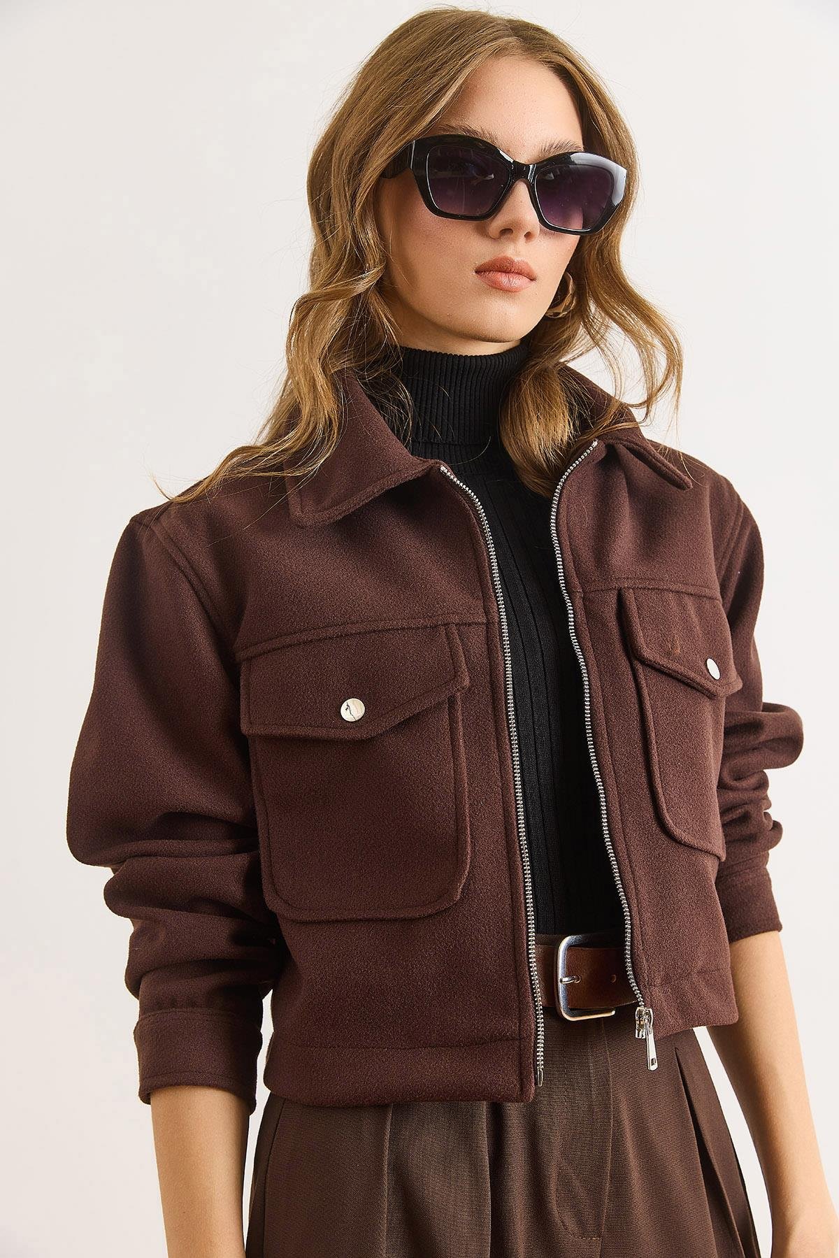 Astarlı Fermuarlı Çift Cep Detaylı Crop Kaşe Ceket Kahverengi