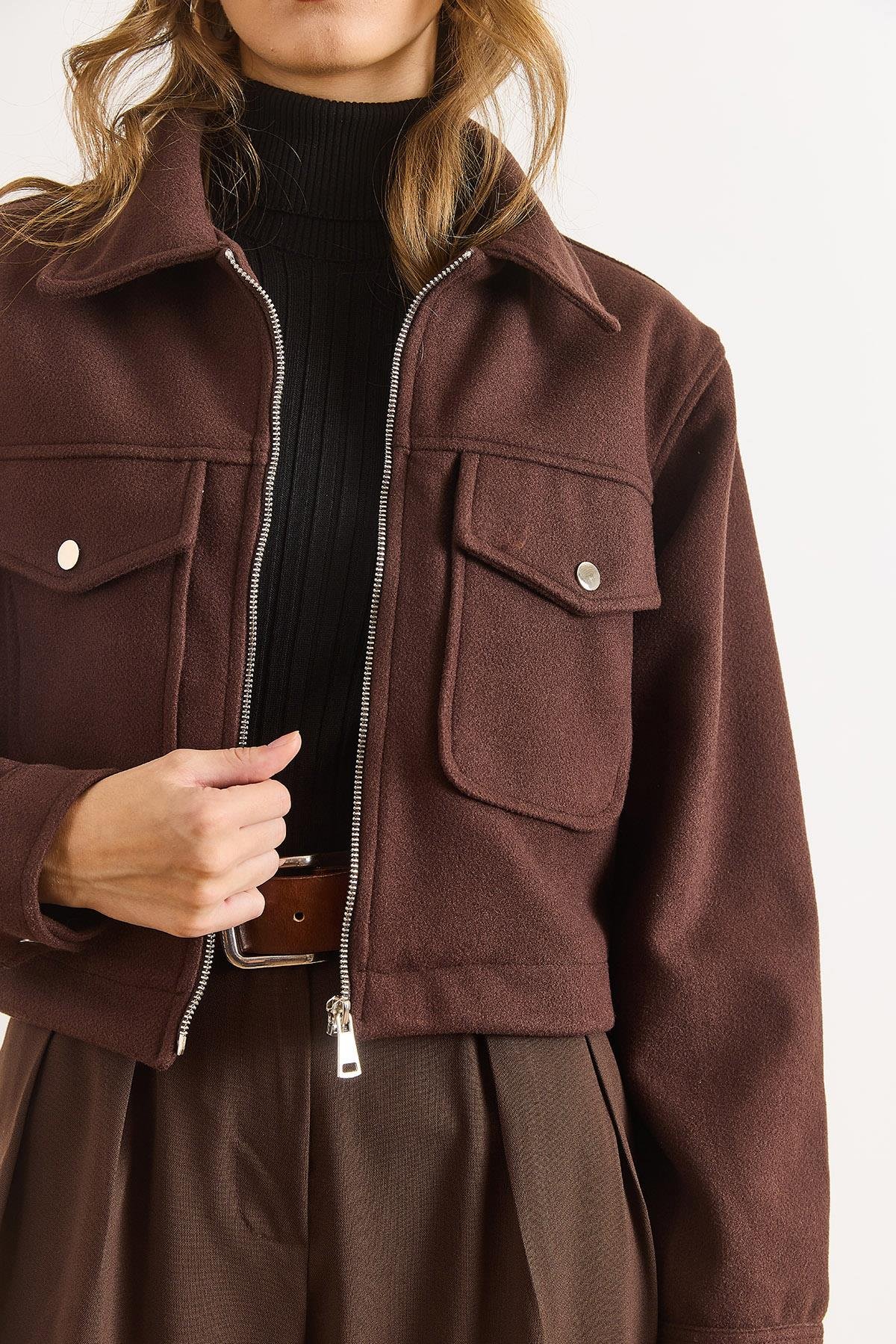 Astarlı Fermuarlı Çift Cep Detaylı Crop Kaşe Ceket Kahverengi