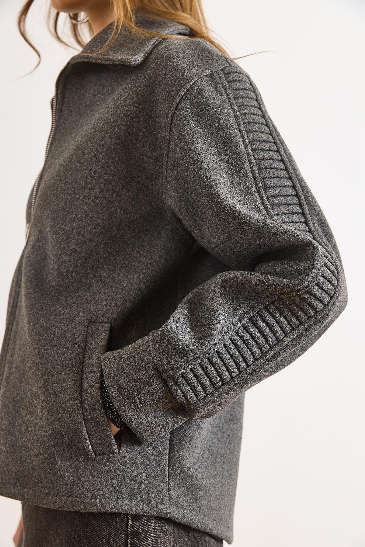 Astarlı Kol Sırt Detaylı Kaşe Ceket Füme