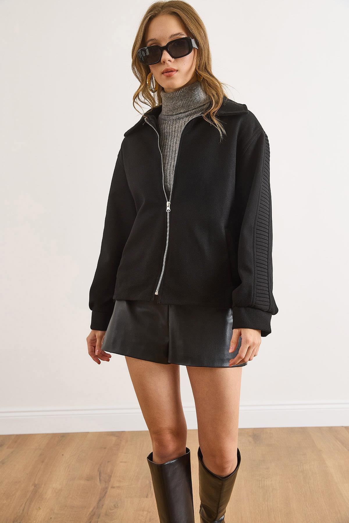 Astarlı Kol Sırt Detaylı Kaşe Ceket Siyah