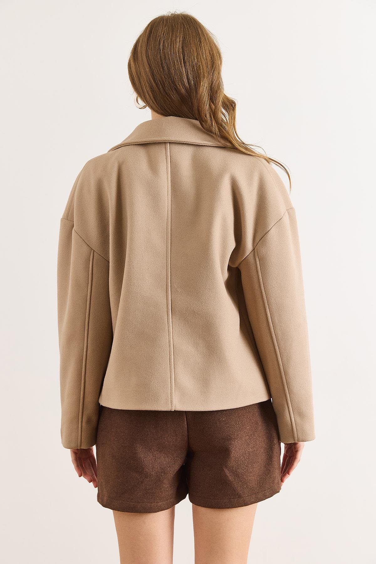 Astarlı Kruvaze Yaka Cepli Kısa Kaşe Kaban Taş