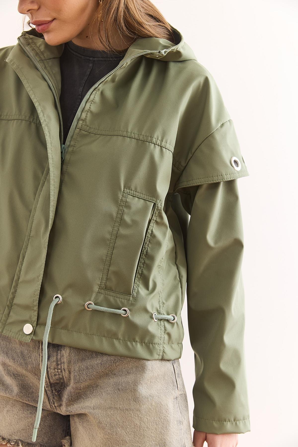 Astarlı Kuşgözü Detaylı Yağmurluk Ceket Haki