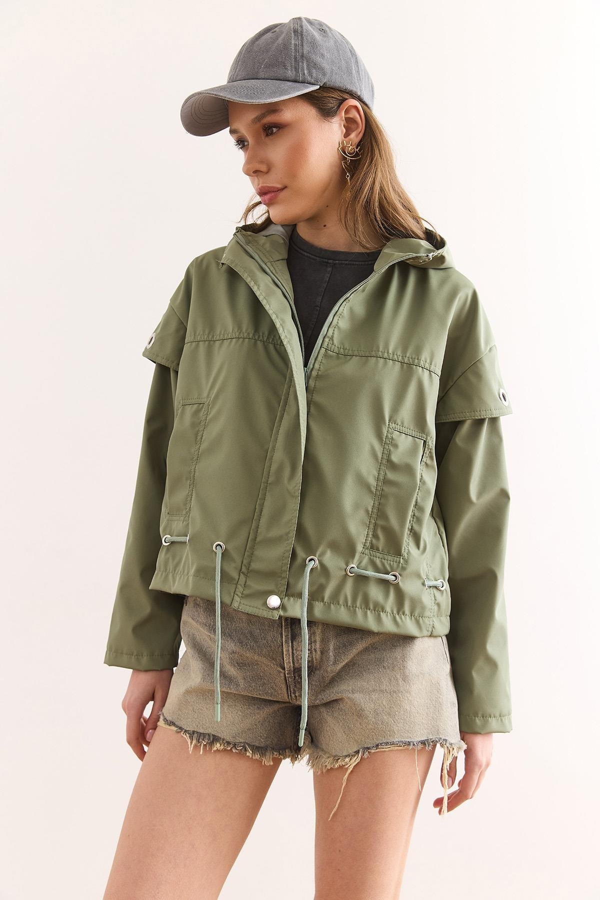 Astarlı Kuşgözü Detaylı Yağmurluk Ceket Haki