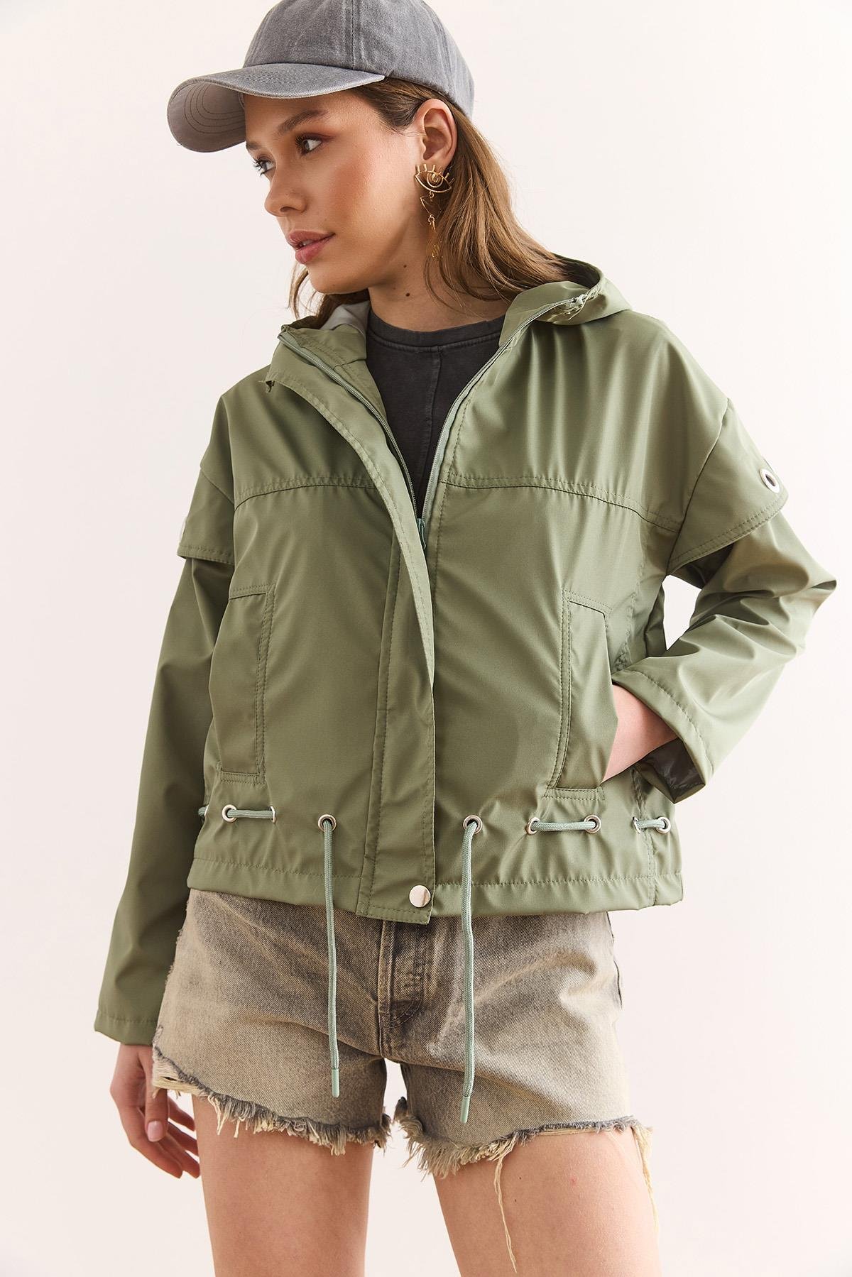 Astarlı Kuşgözü Detaylı Yağmurluk Ceket Haki