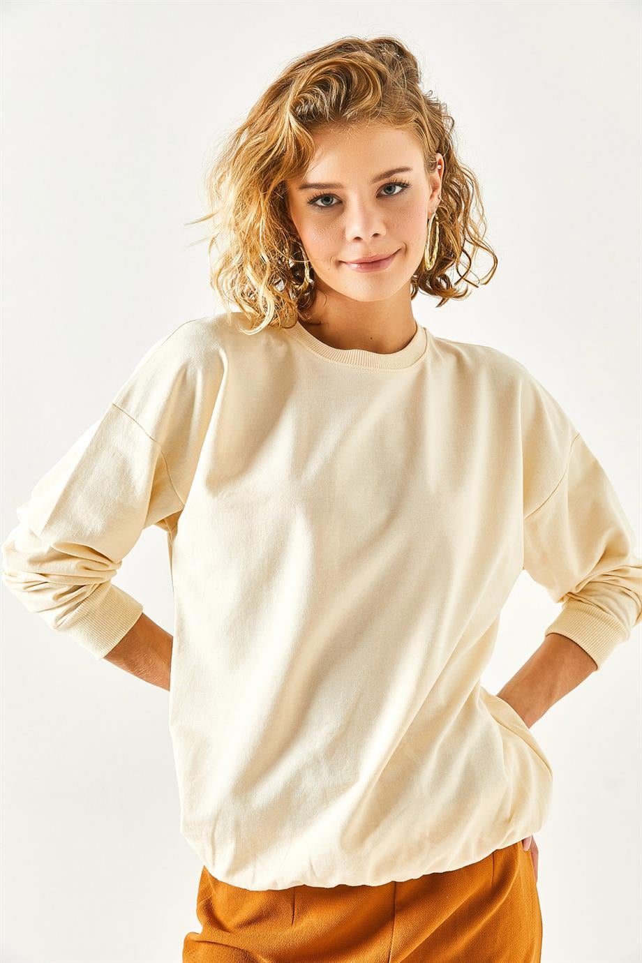 Basic Yumuşak Dokulu Salaş Sweatshirt Düz Bej