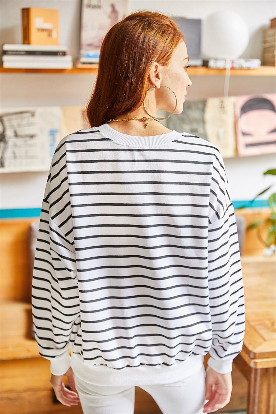 Basic Yumuşak Dokulu Salaş Sweatshirt Beyaz Siyah