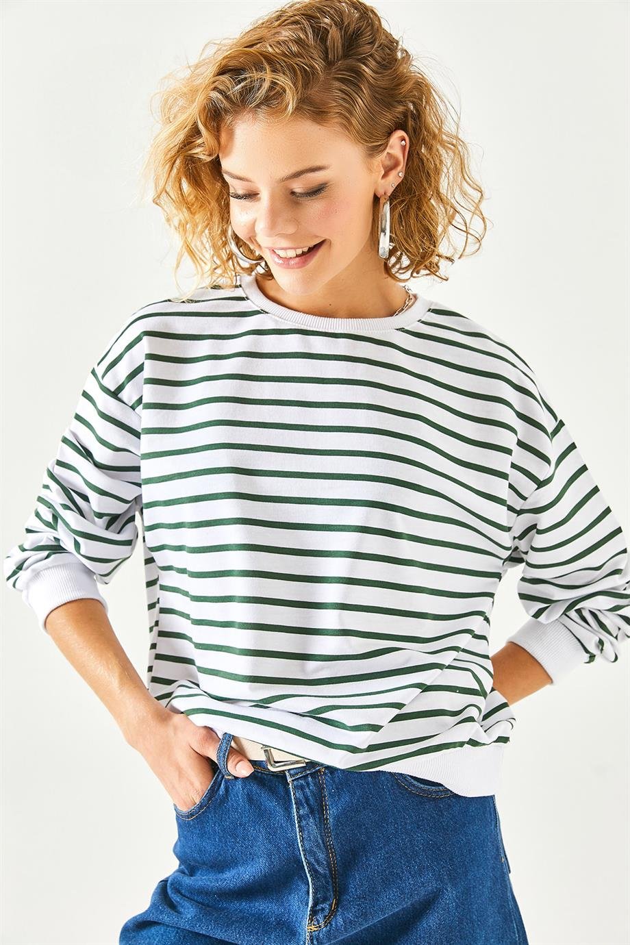 Basic Yumuşak Dokulu Salaş Sweatshirt Beyaz Zümrüt Yeşili
