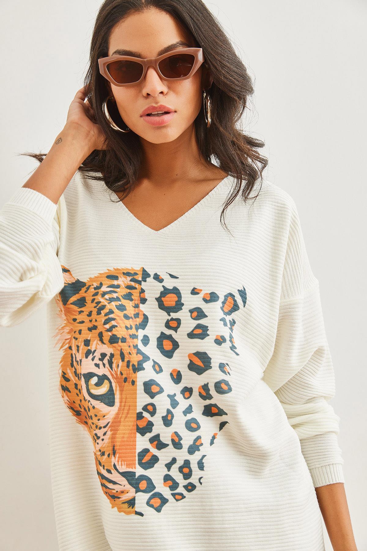 Baskılı Yırtmaçlı Triko Tunik Leopar Ekru