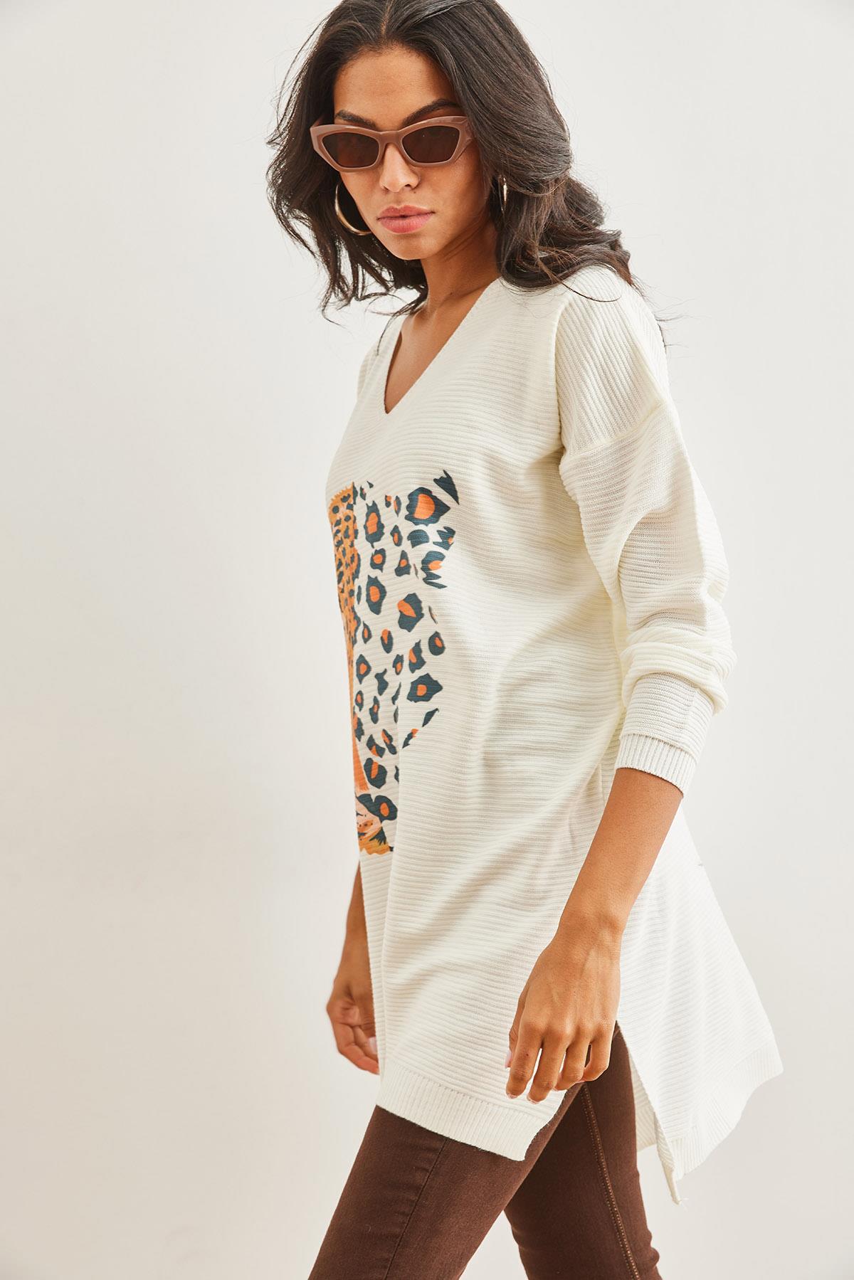 Baskılı Yırtmaçlı Triko Tunik Leopar Ekru