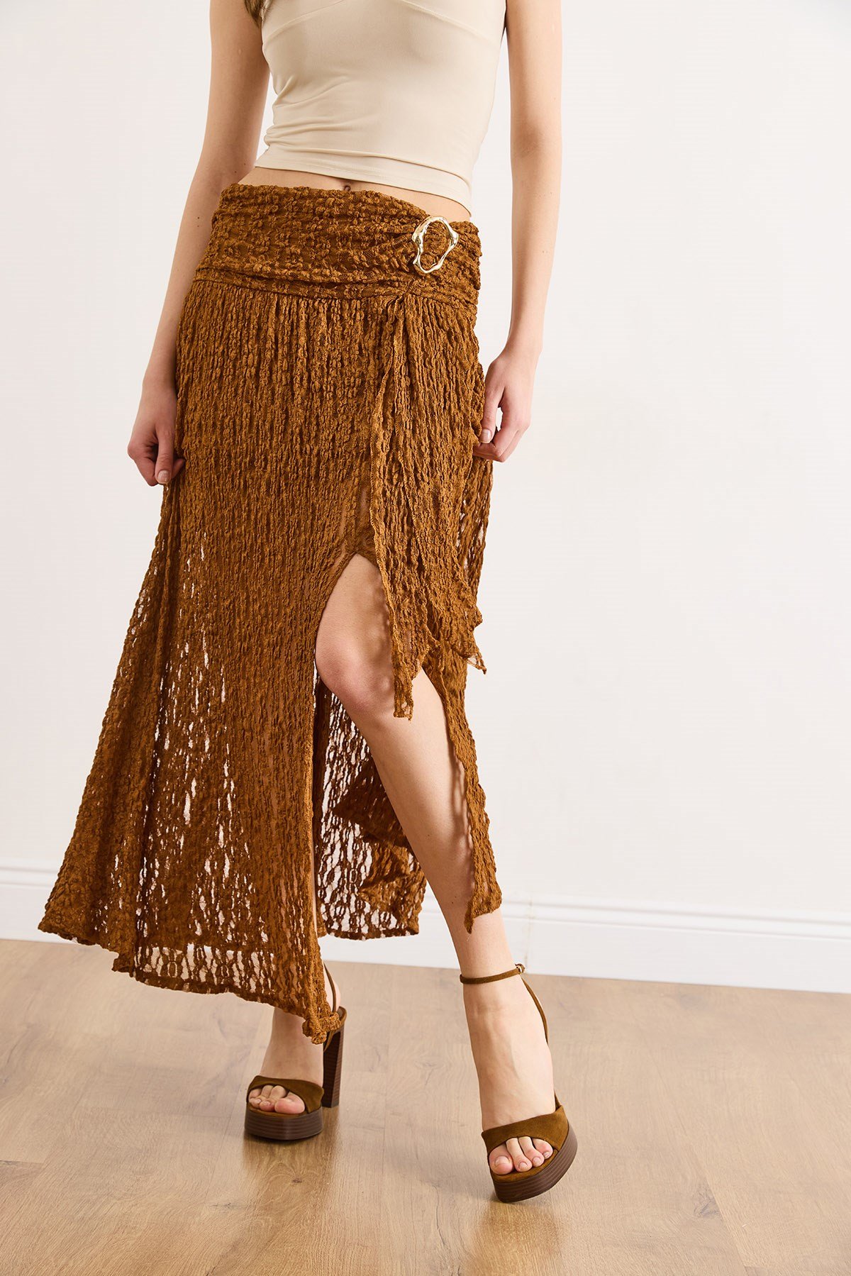 Beli Aksesuarlı Astarlı Yırtmaçlı Boho Etek Taba