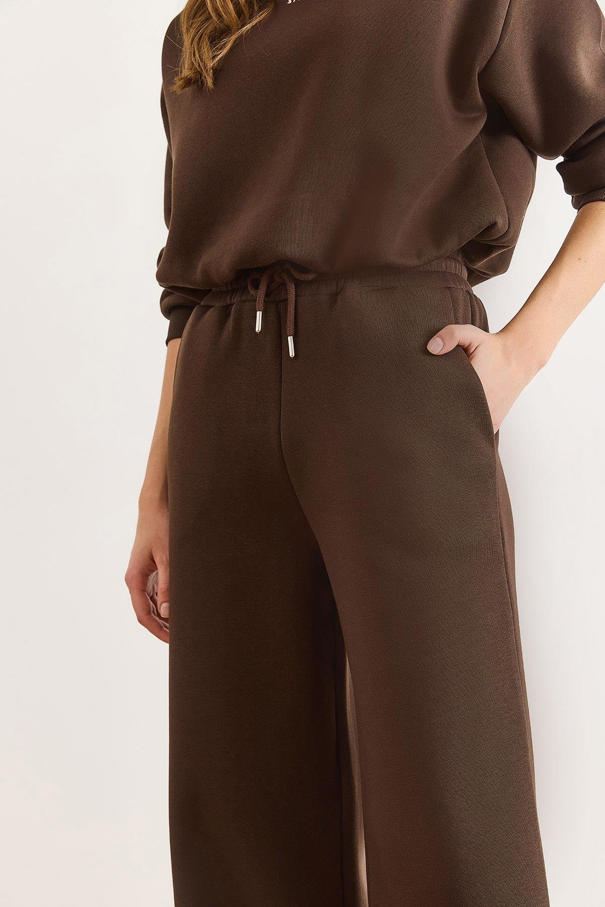 Beli Bağcıklı Cepli Wide Leg Şardonlu Kalın Eşofman Altı Kahverengi