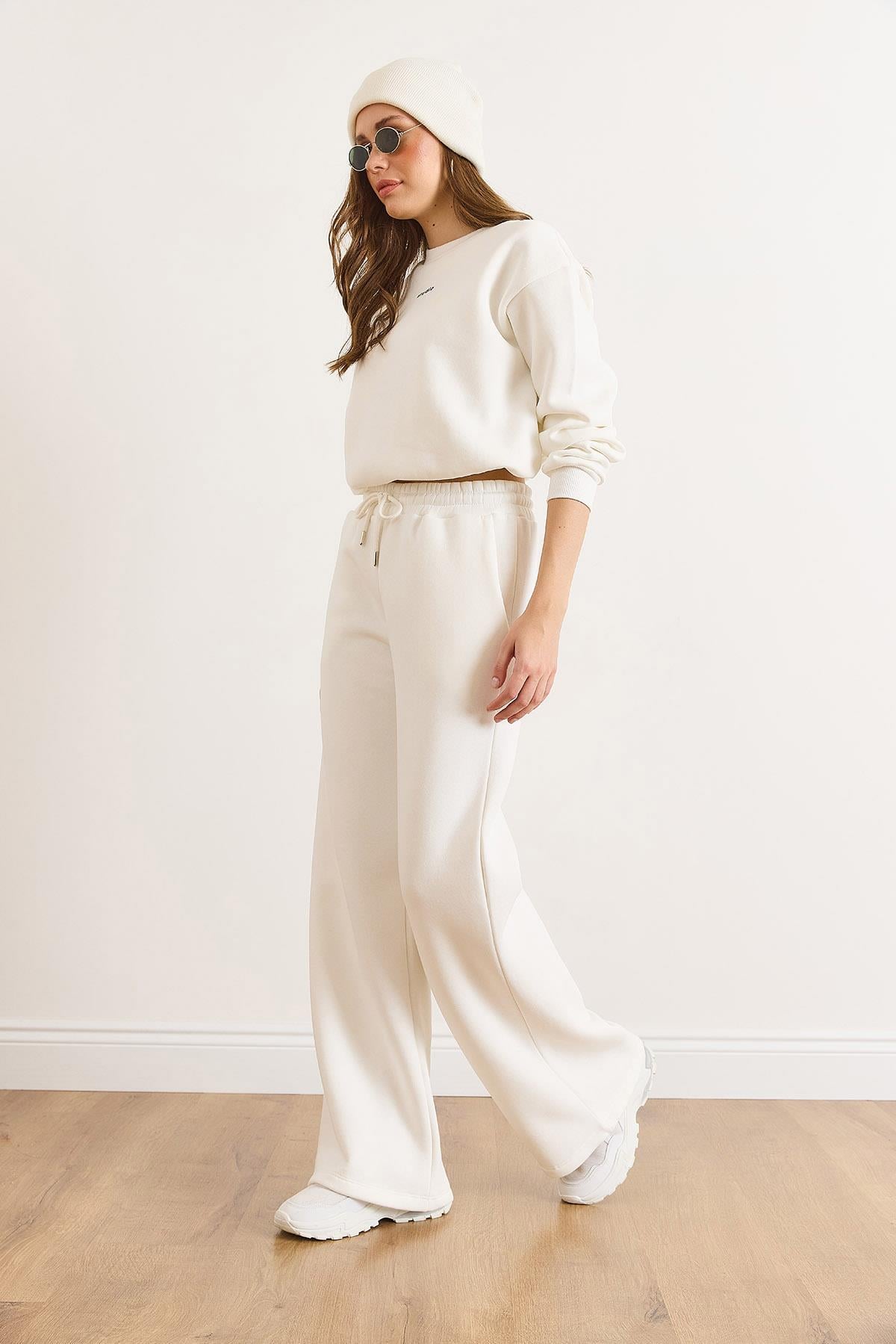 Beli Bağcıklı Cepli Wide Leg Şardonlu Kalın Eşofman Altı Beyaz