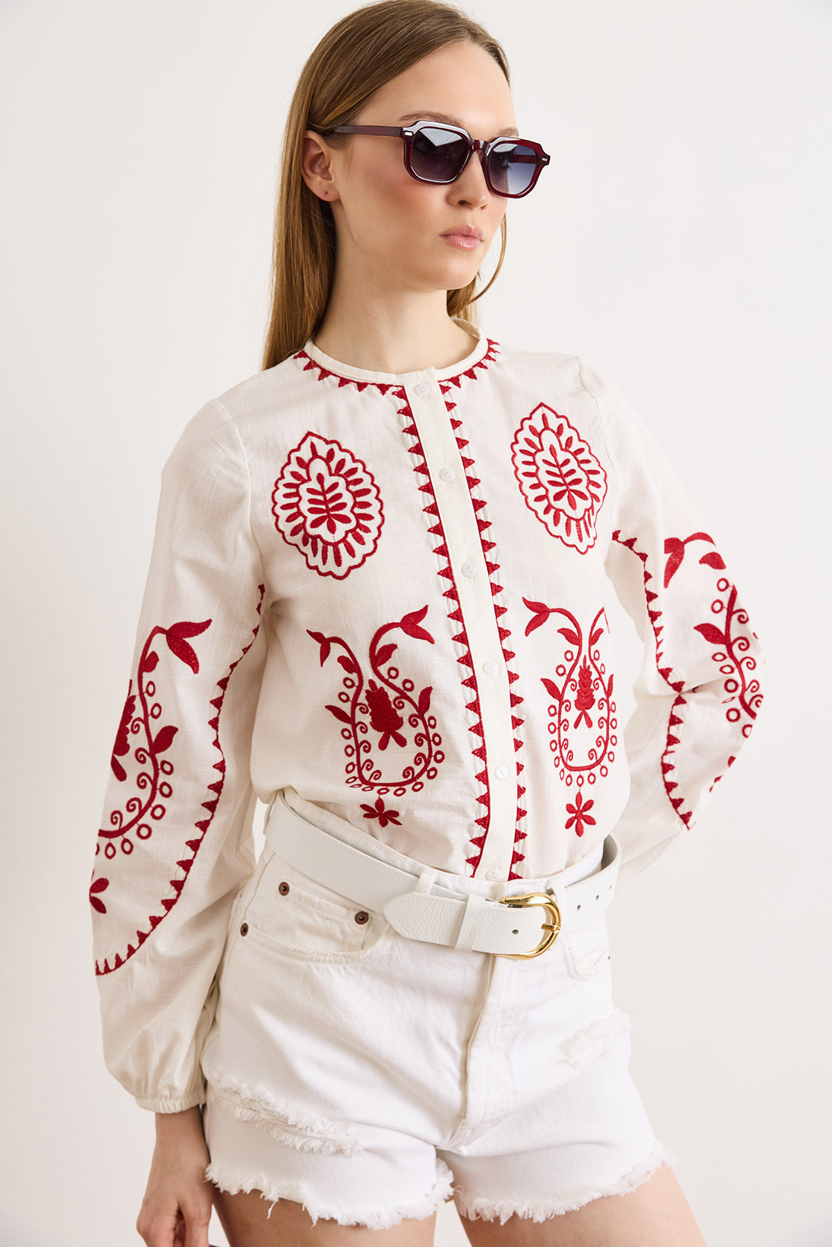 Bisiklet Yaka Nakışlı Boho Pamuk Gömlek Beyaz Kırmızı