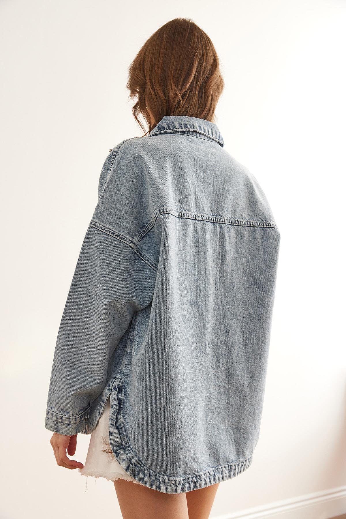 Boncuk ve Taş Detaylı Oversize Denim Ceket Mavi