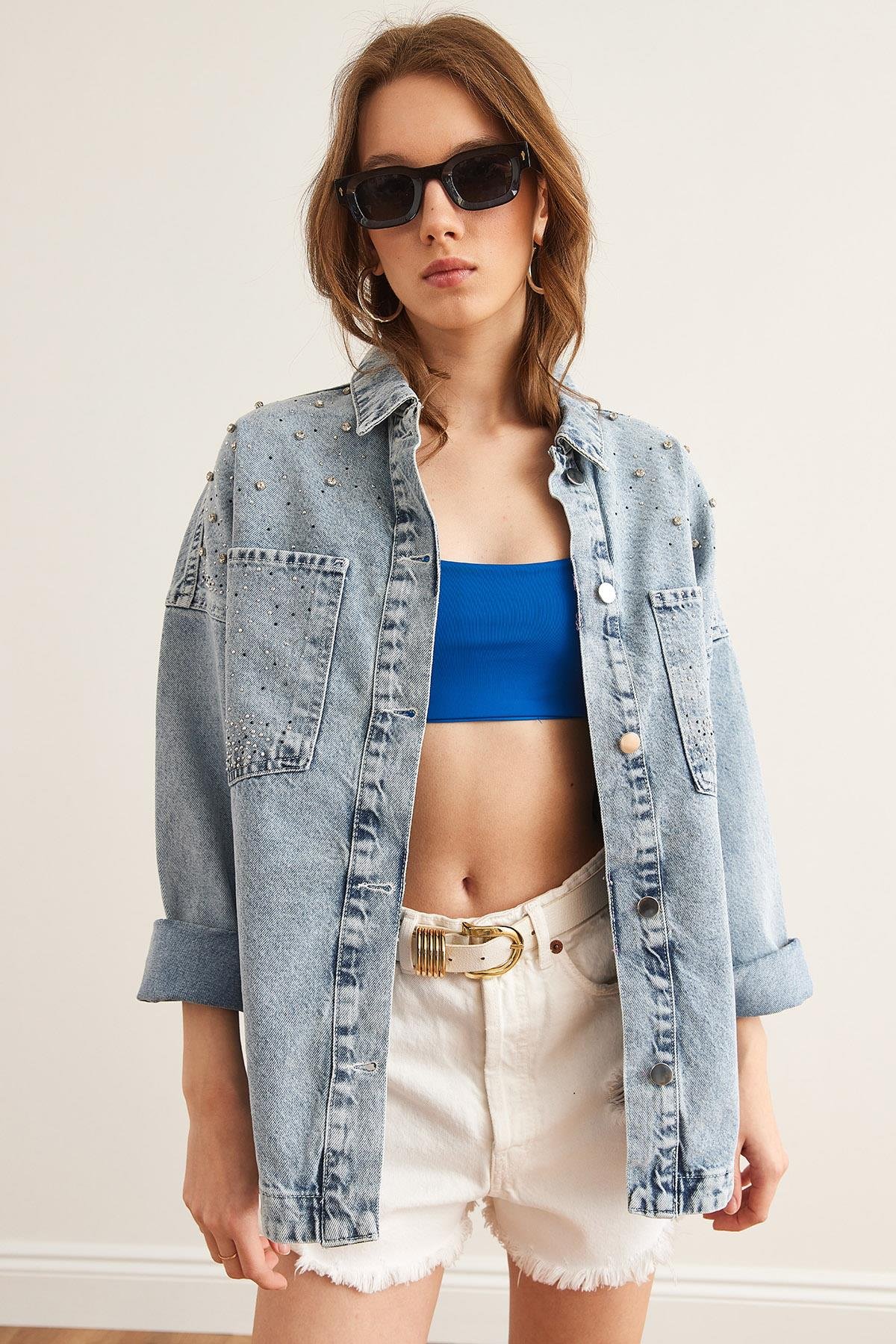 Boncuk ve Taş Detaylı Oversize Denim Ceket Mavi