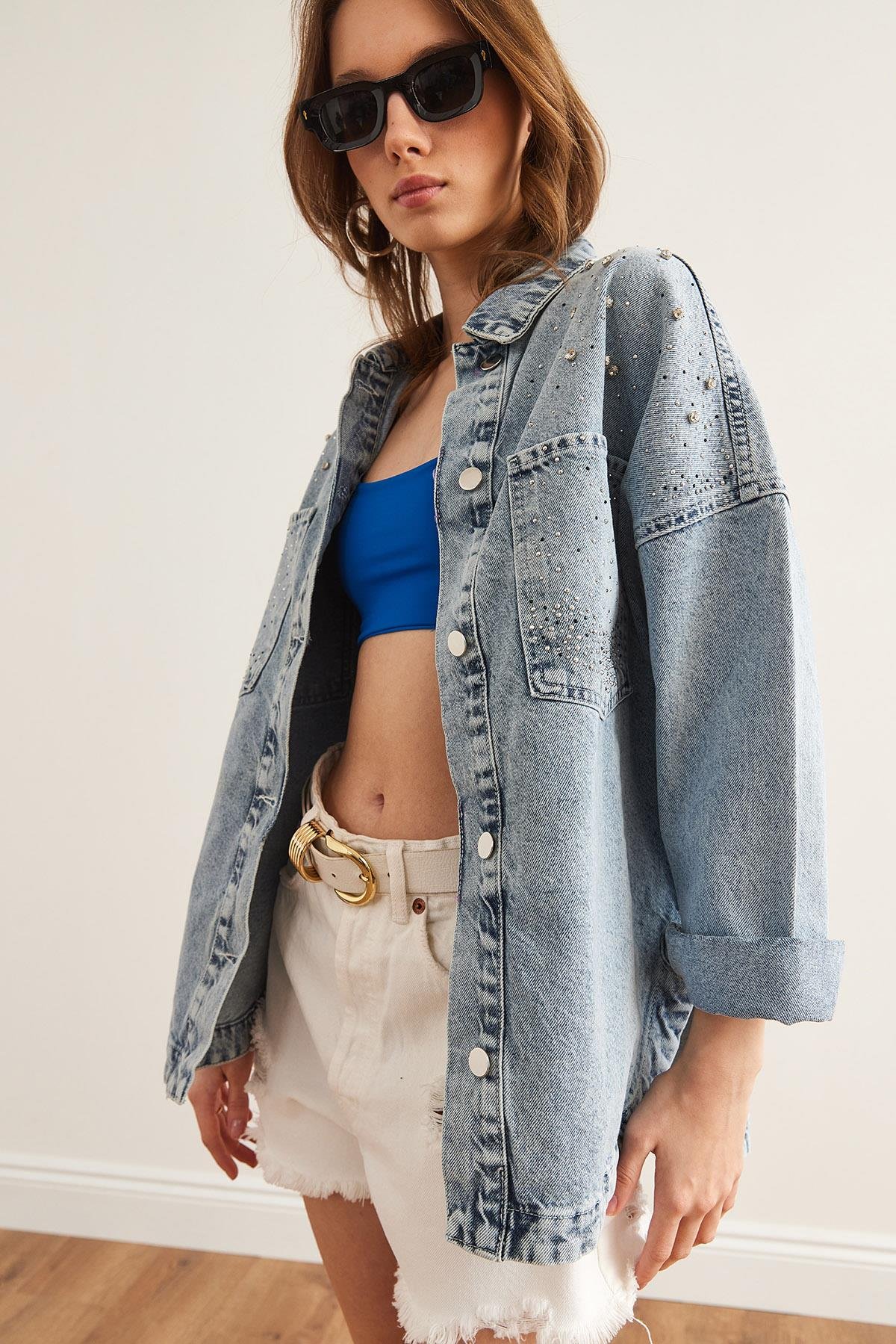 Boncuk ve Taş Detaylı Oversize Denim Ceket Mavi