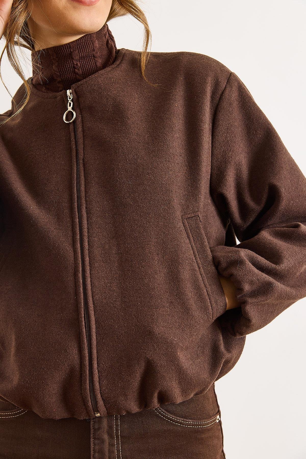 Cepli Astarlı Bisiklet Yaka Crop Kaşe Ceket Kahverengi