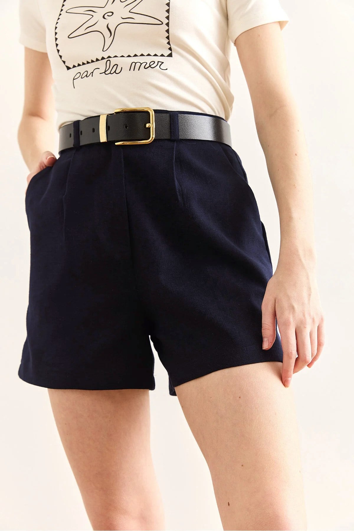 Cepli Astarlı Yıkamalı Keten Şort Lacivert