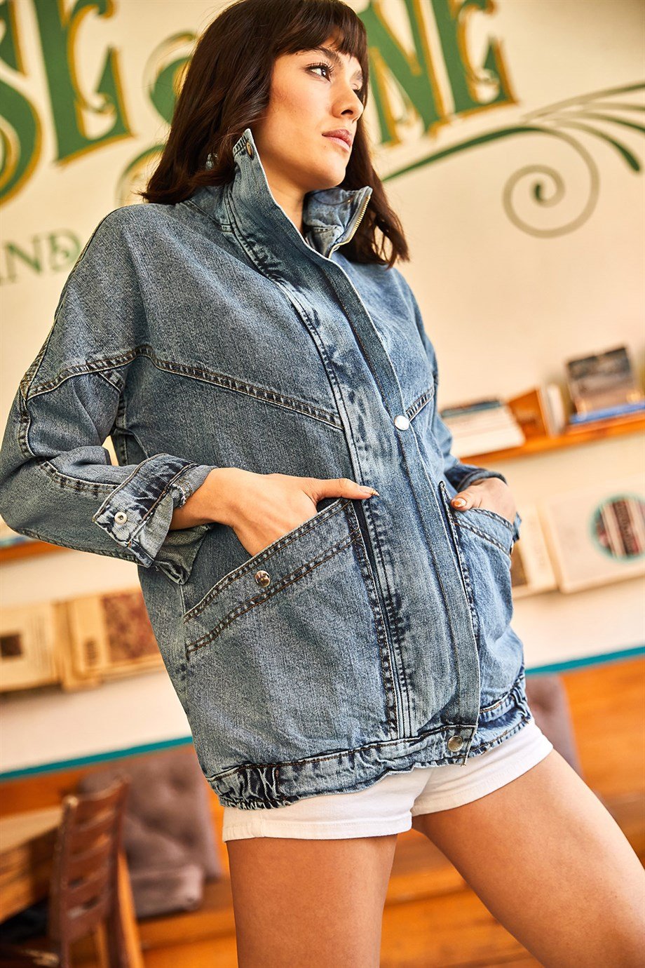 Cepli Fermuarlı Çıtçıtlı Uzun Denim Ceket Mavi Yıkamalı