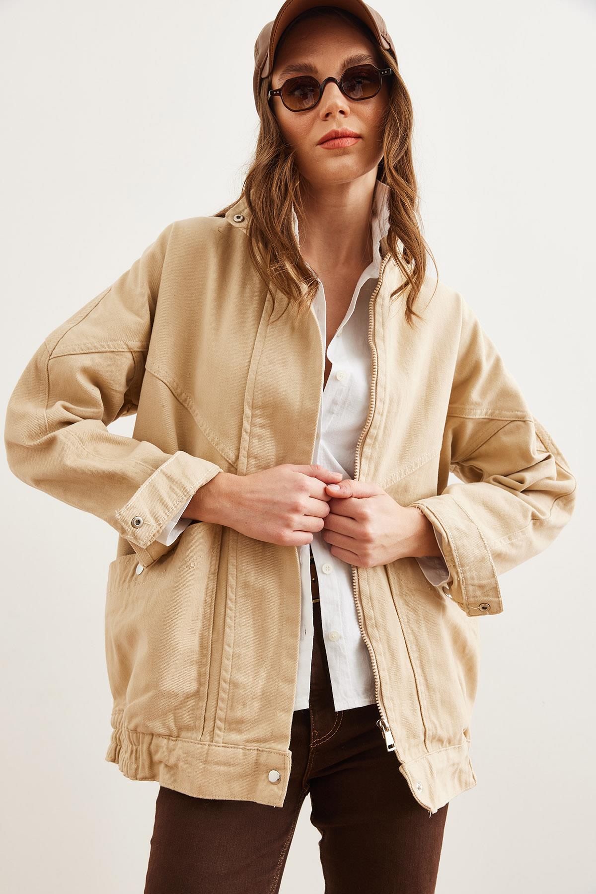 Cepli Fermuarlı Çıtçıtlı Uzun Denim Ceket Bej