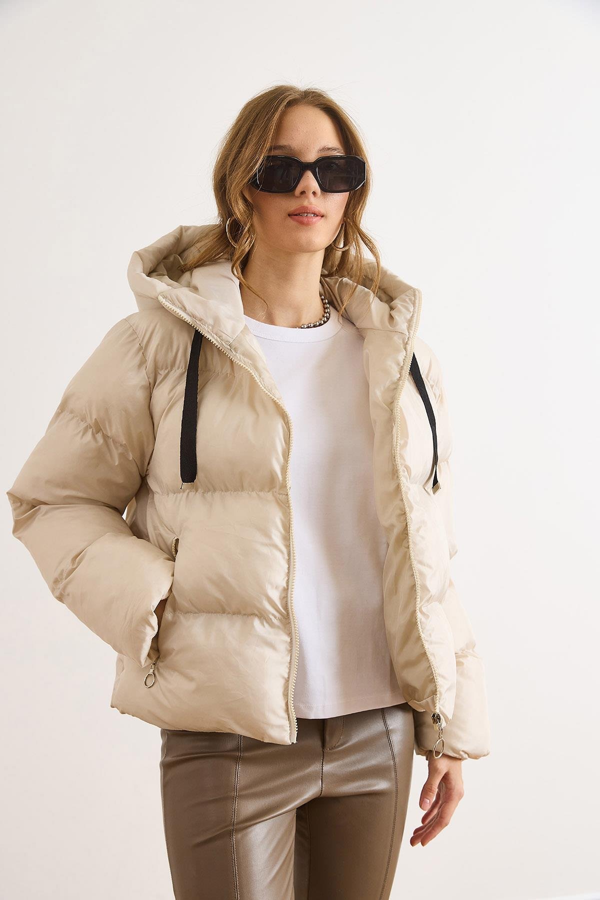 Cepli Kapüşonlu Şişme Kaban Taş