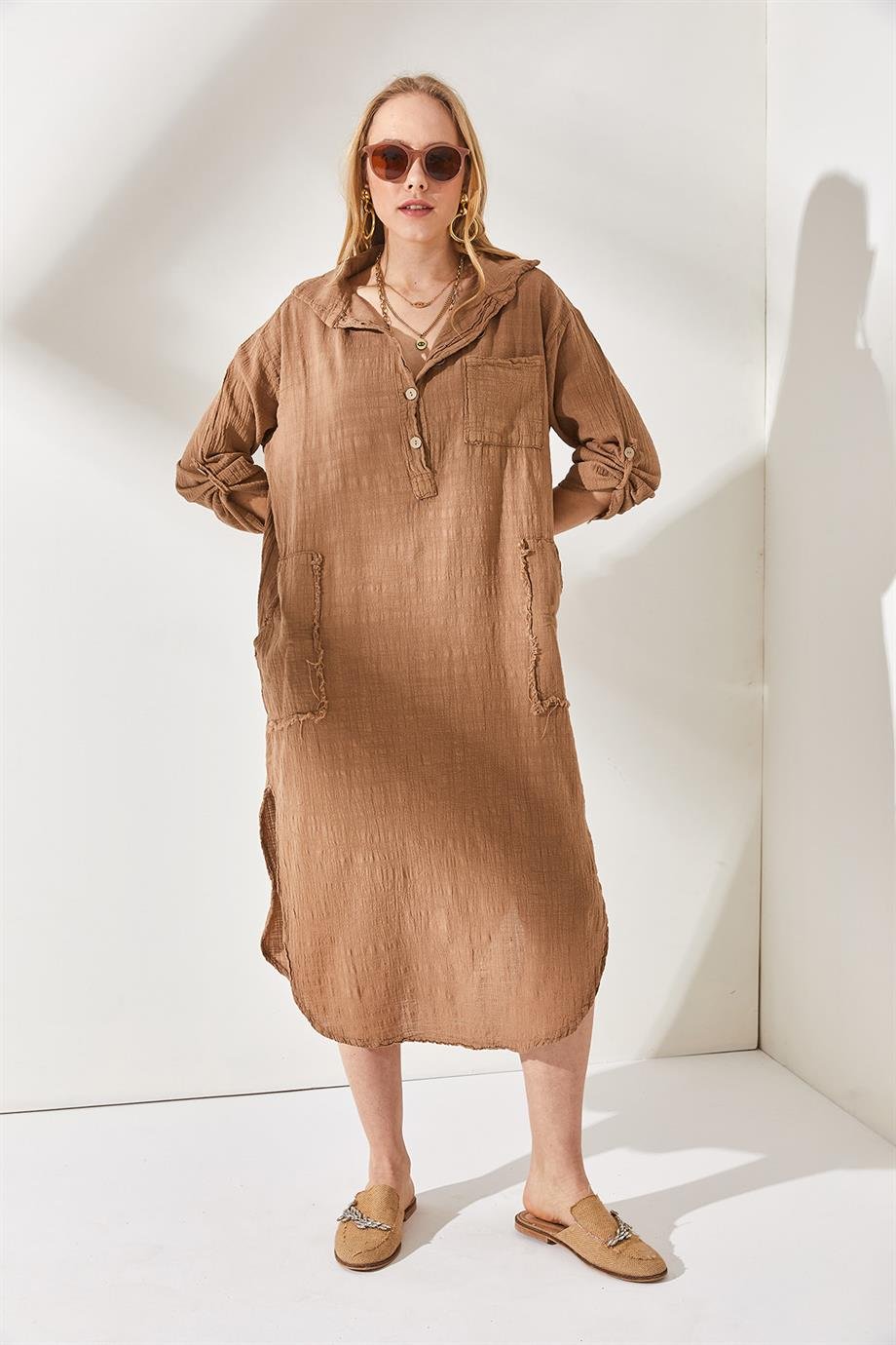 Cepli Kol Katlamalı Oversize Keten Elbise Camel