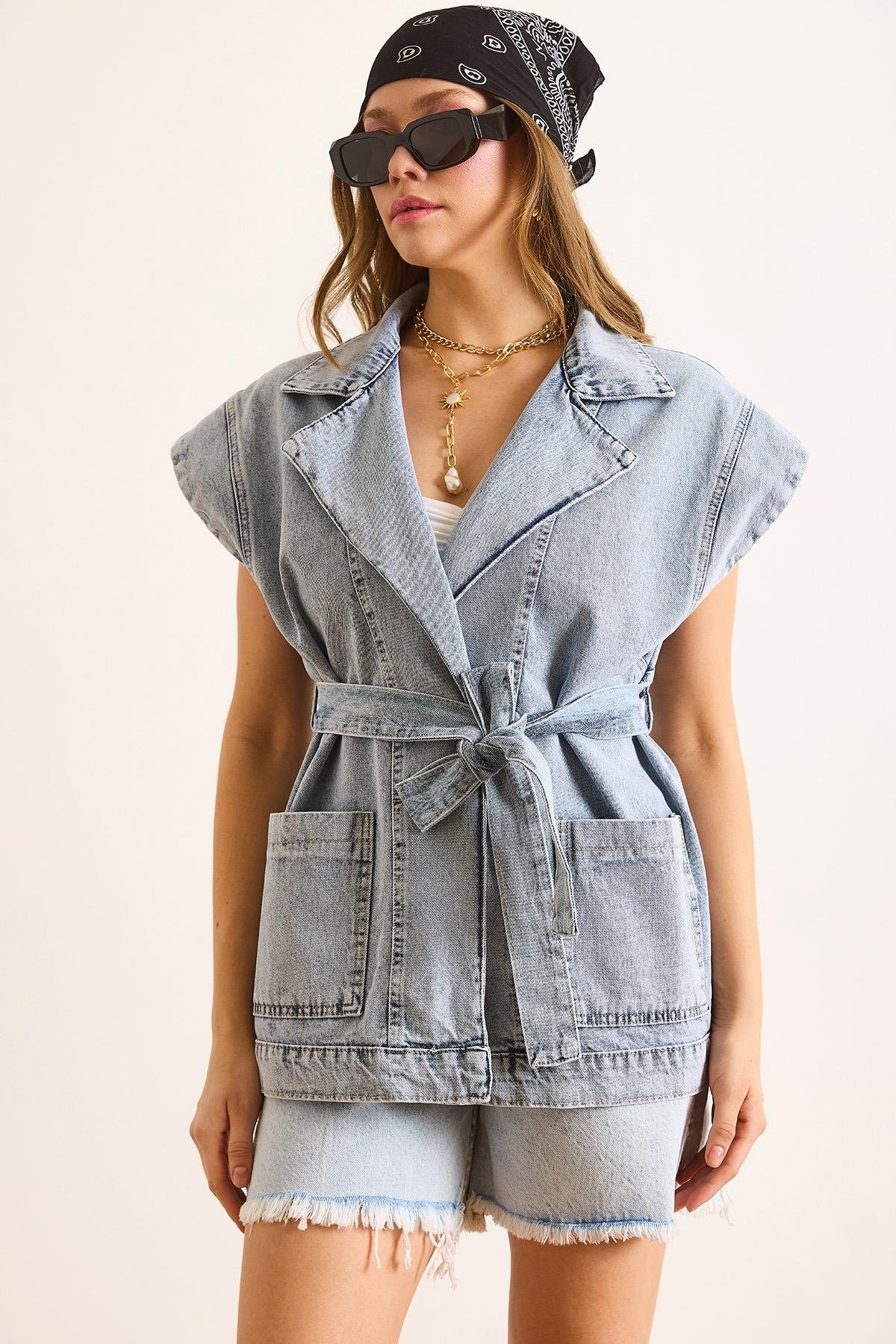 Cepli Kuşaklı Denim Yelek Açık Mavi