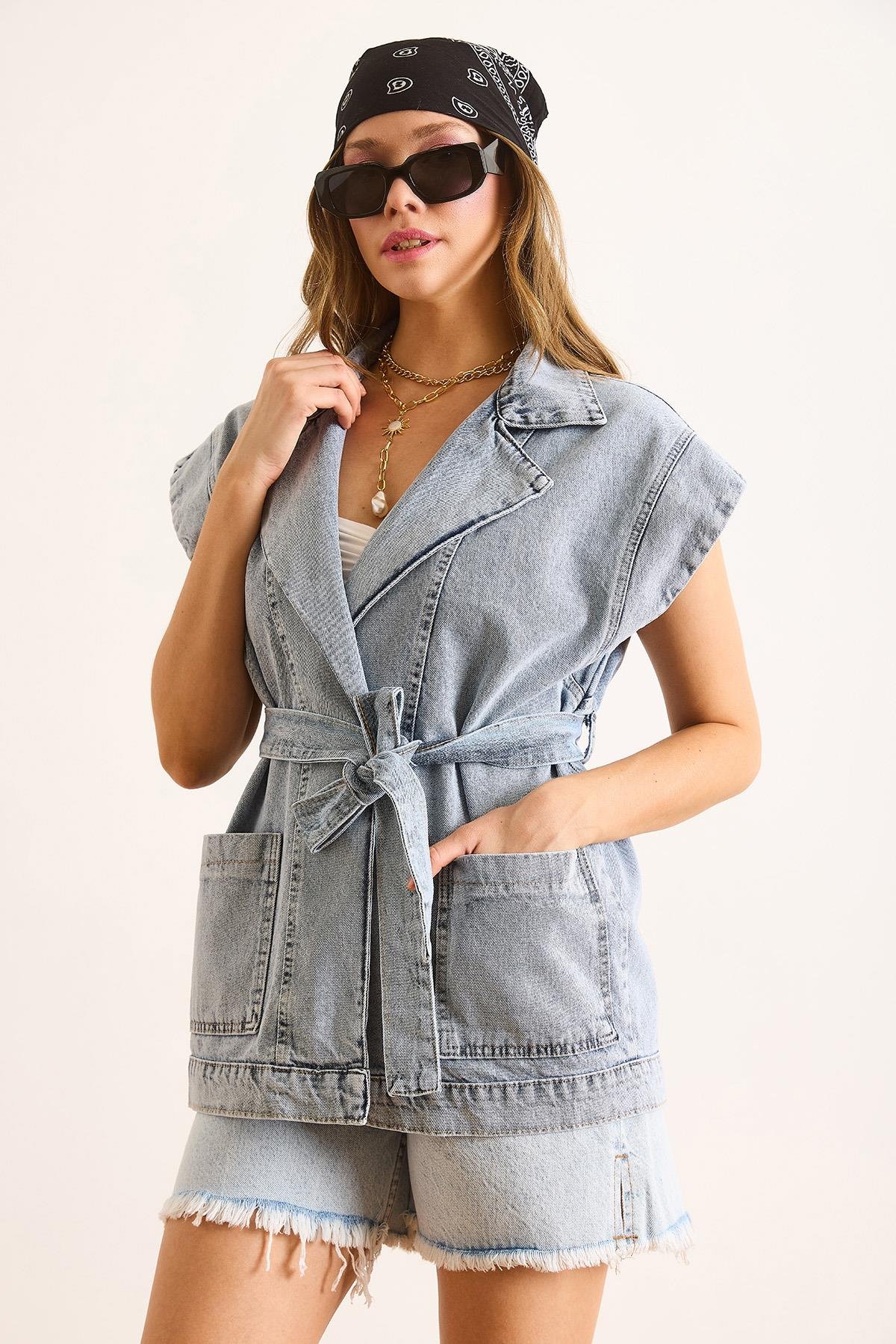 Cepli Kuşaklı Denim Yelek Açık Mavi