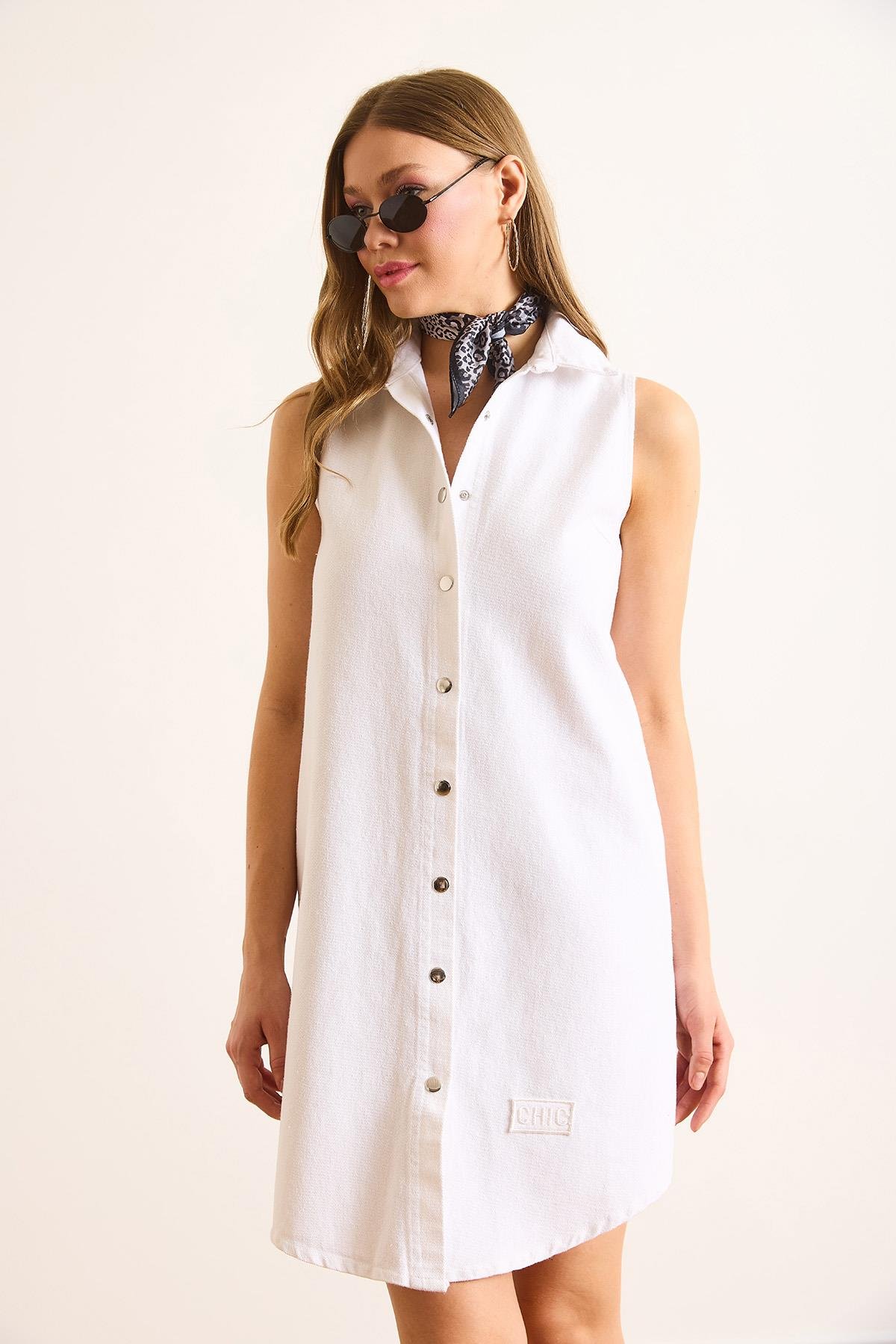 Chic Nakışlı Mini Denim Gömlek Elbise Beyaz