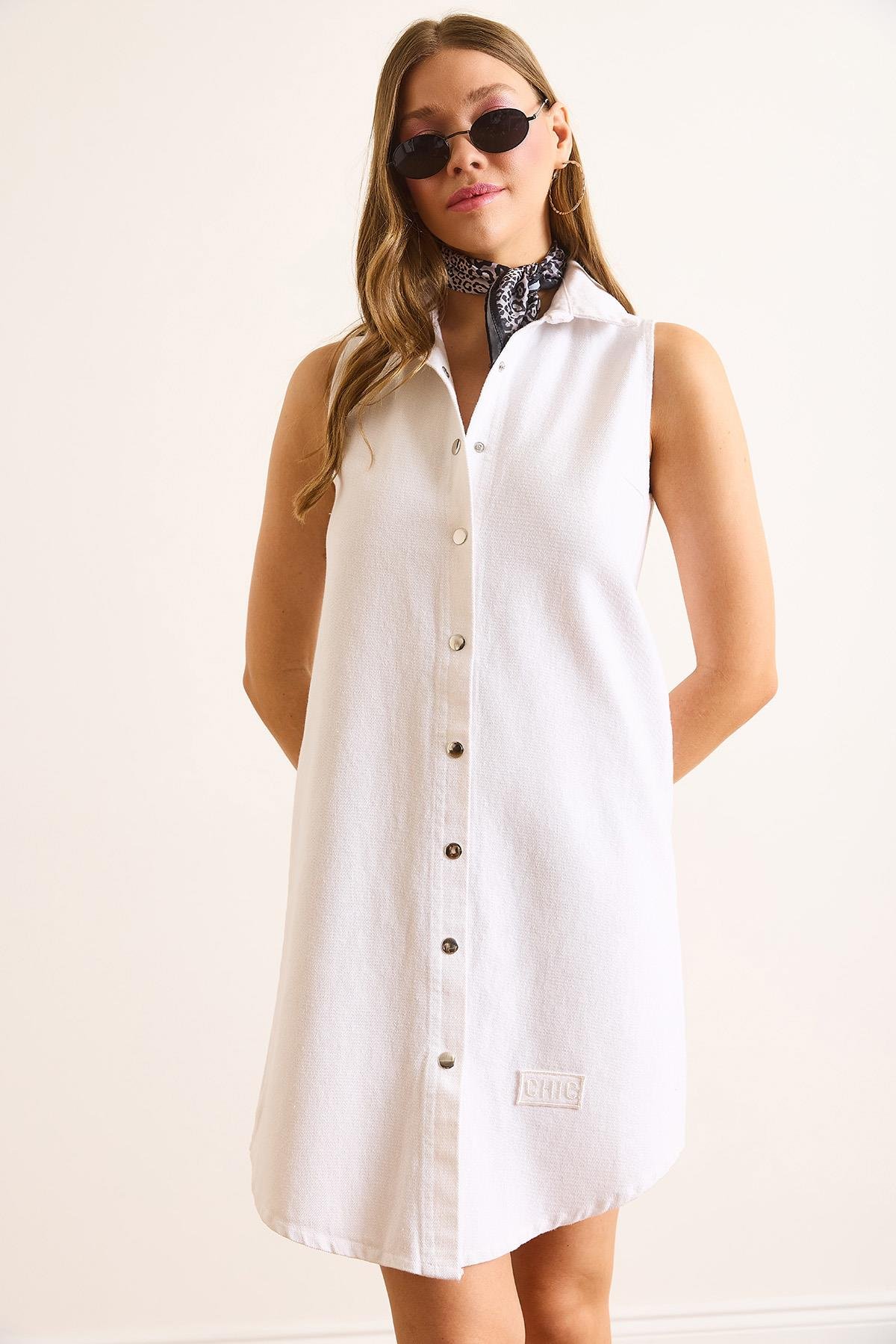 Chic Nakışlı Mini Denim Gömlek Elbise Beyaz