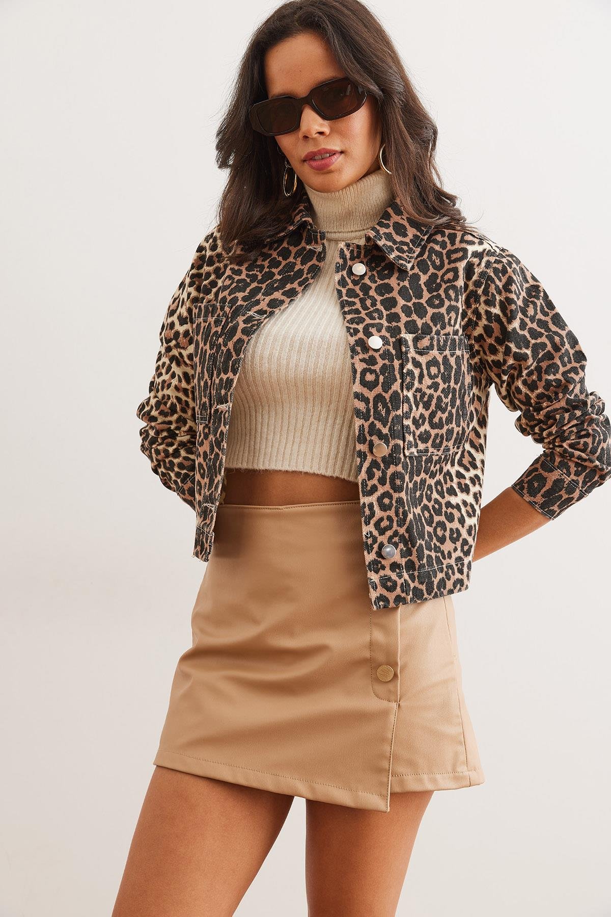Çift Cepli Leopar Gabardin Crop Ceket Kahverengi