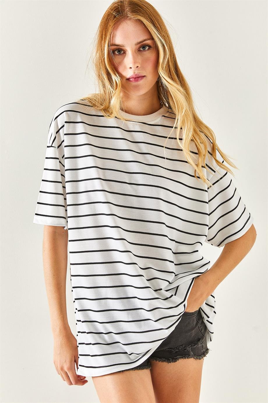 Çizgili 2 İp Oversize Unisex Tişört Beyaz