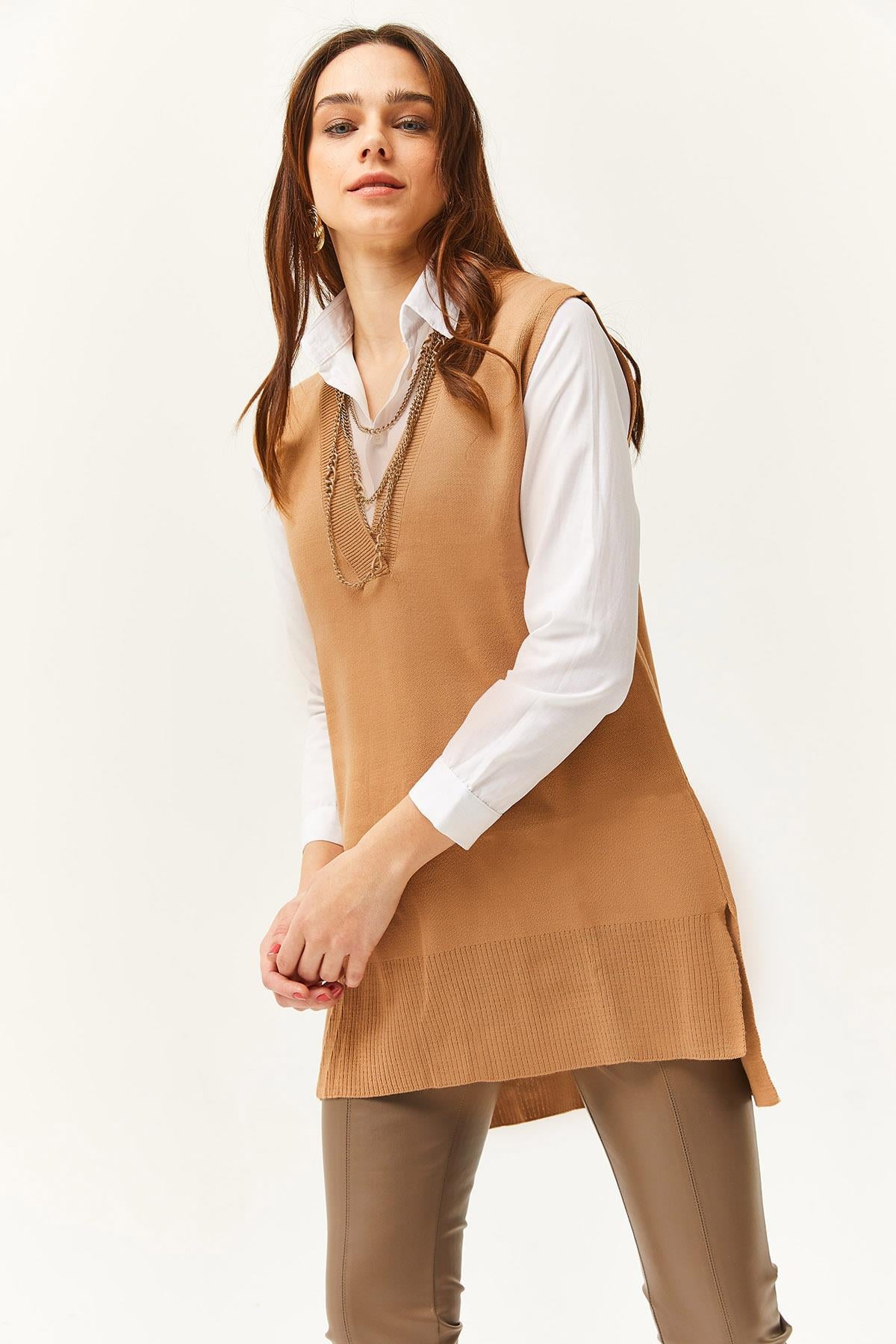 Derin V Yaka Triko Süveter Camel