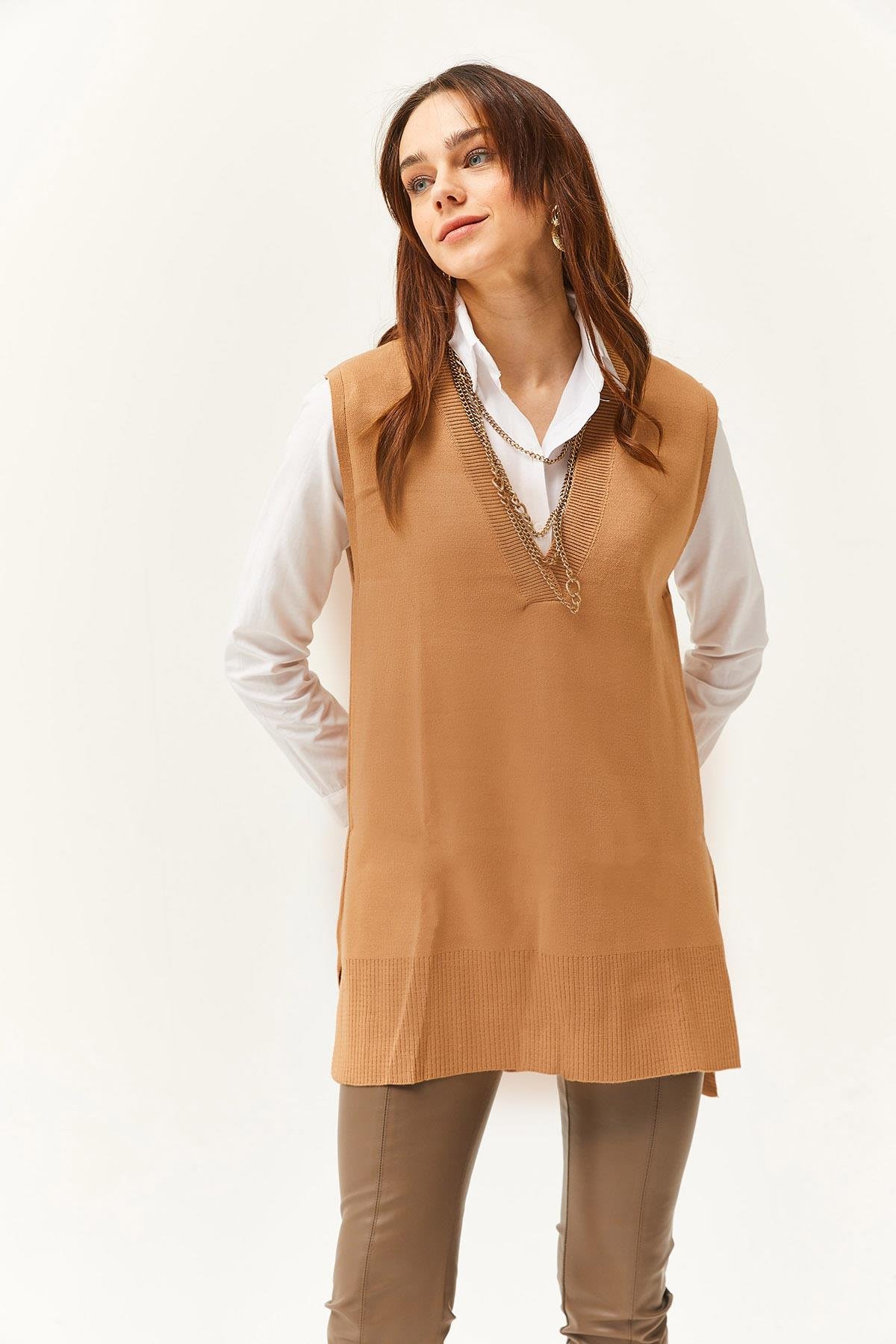 Derin V Yaka Triko Süveter Camel