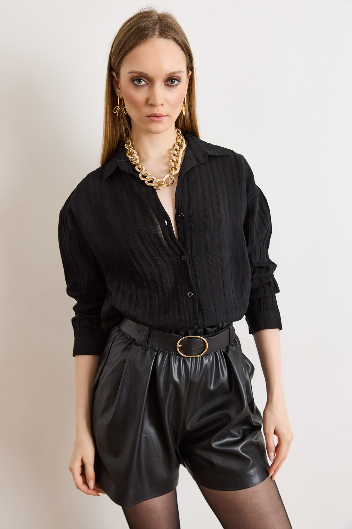 Dokulu Hafif Transparan Loose Fit Gömlek Siyah