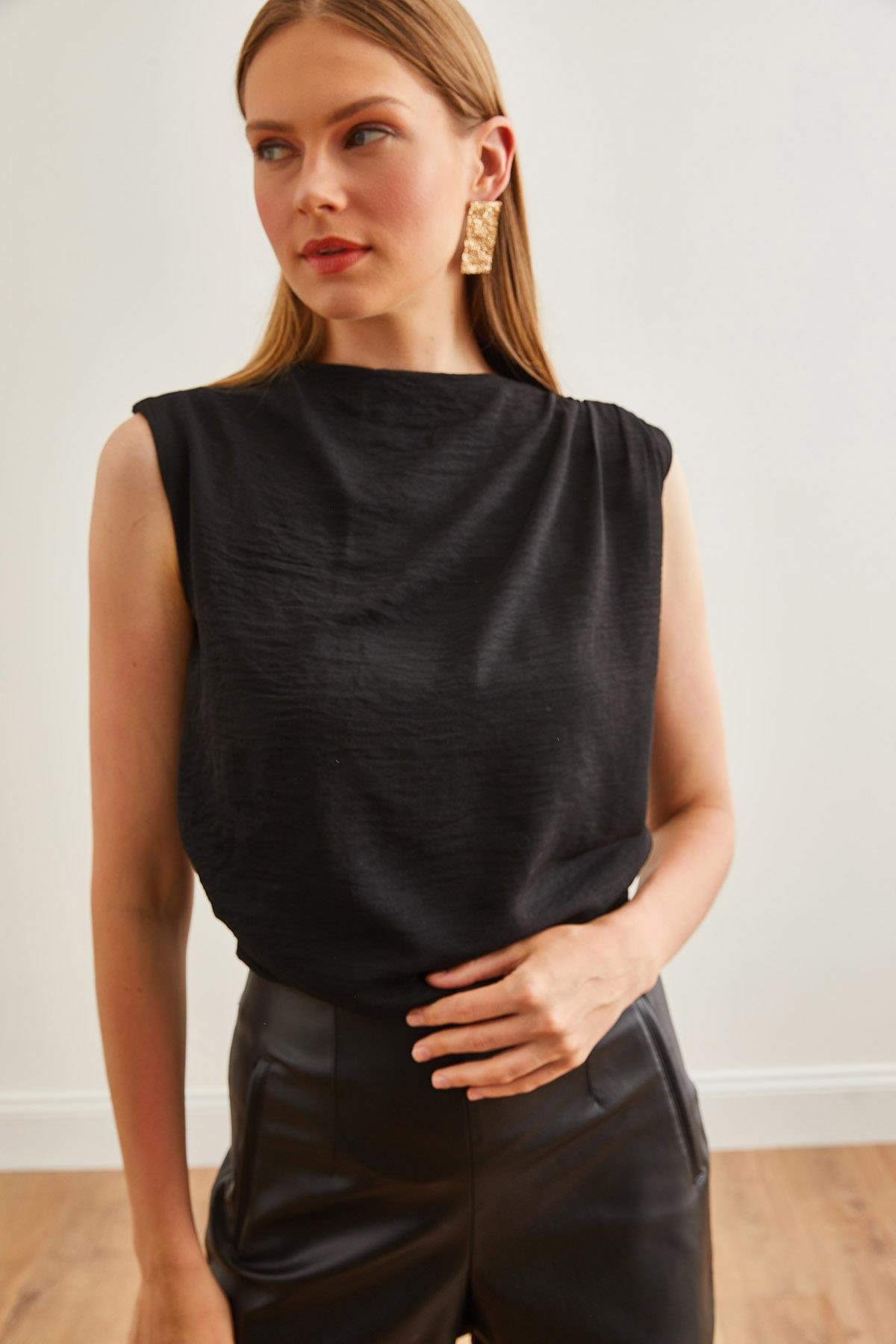 Drape Detaylı Astarlı Ayrobin Bluz Siyah