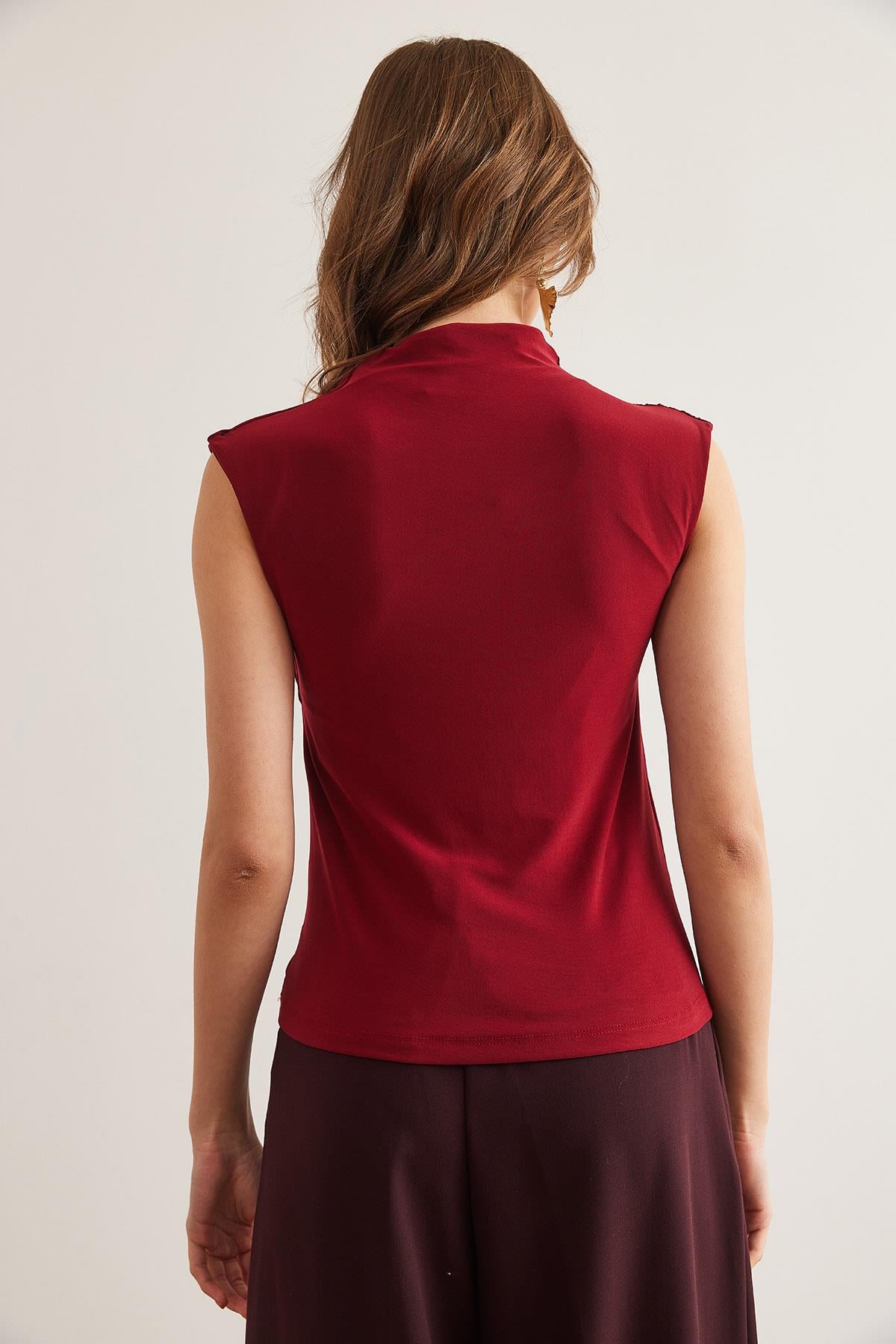 Drape Detaylı Beli Düğmeli Sandy Bluz Bordo