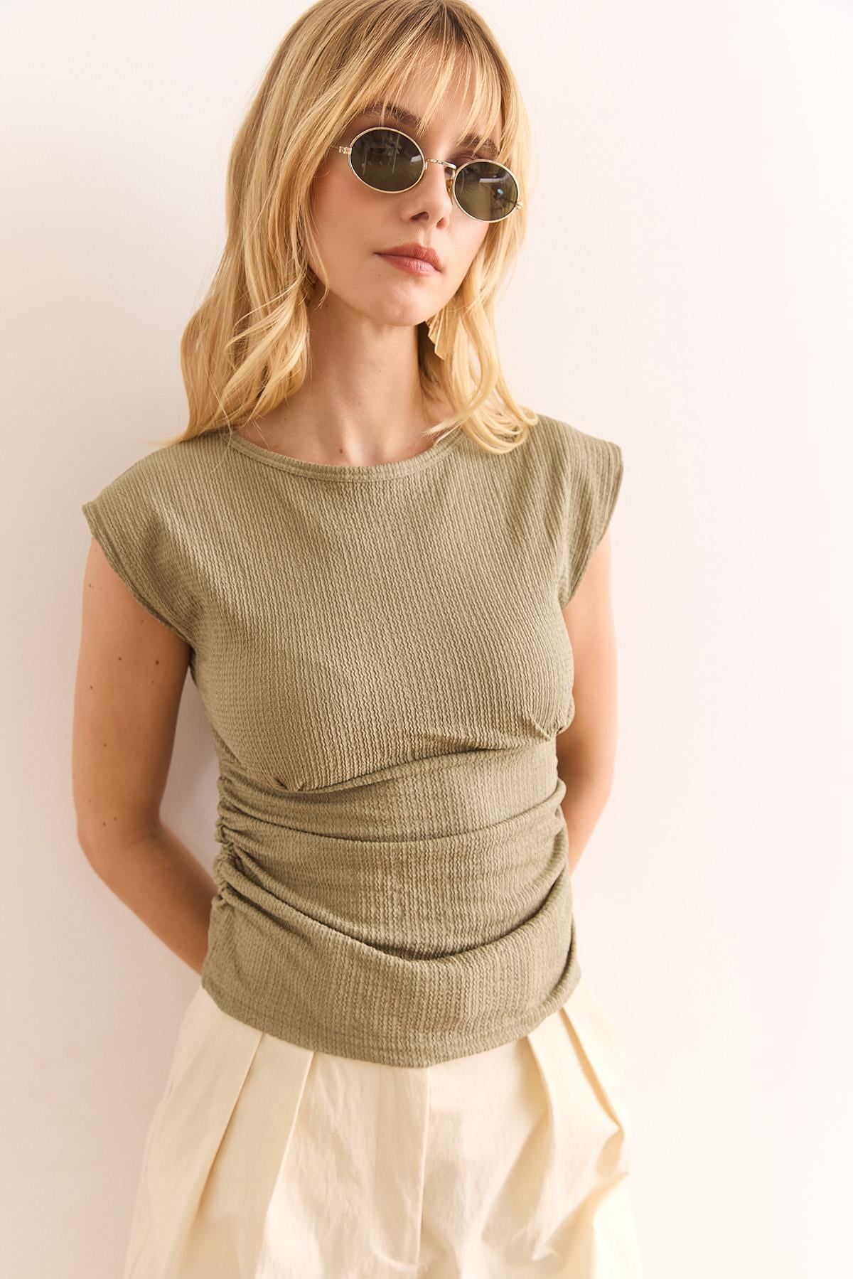 Drape Detaylı Crop Bürümcük Bluz Bej