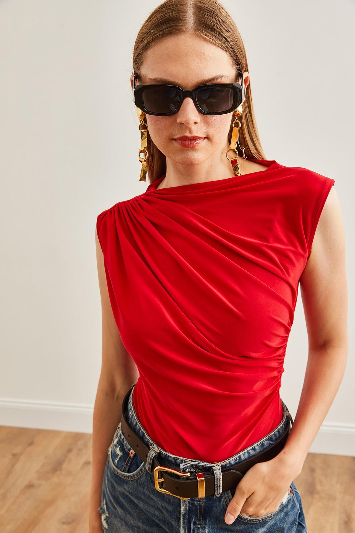 Drape Detaylı Dökümlü Bluz Kırmızı