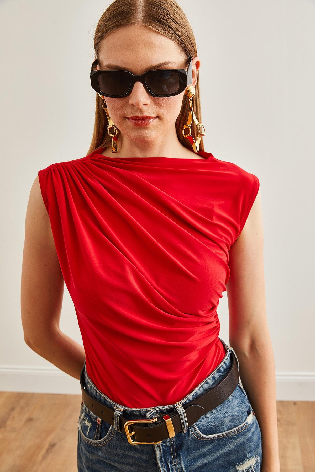 Drape Detaylı Dökümlü Bluz Kırmızı