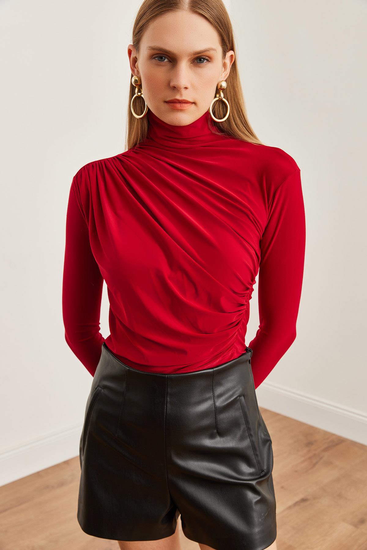 Drape Detaylı Dökümlü Şık Bluz Bordo