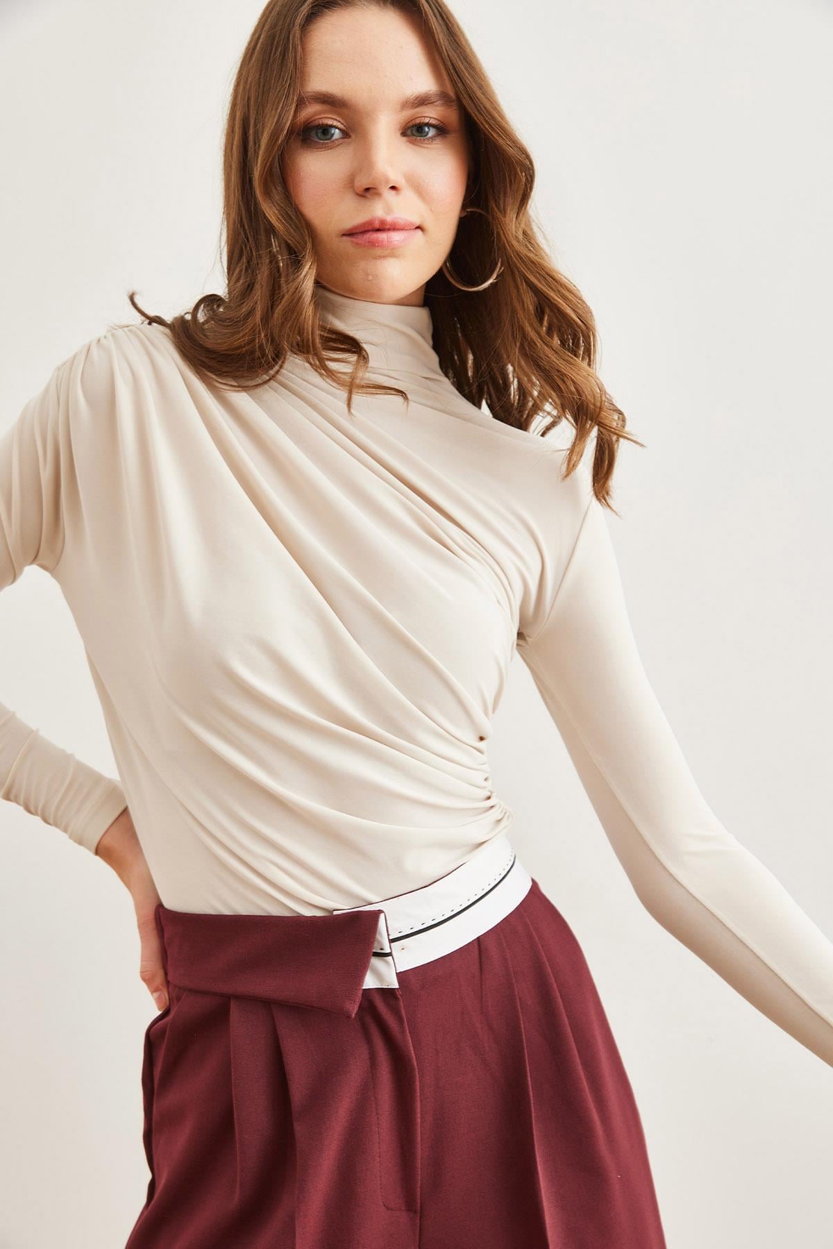 Drape Detaylı Dökümlü Şık Bluz Taş