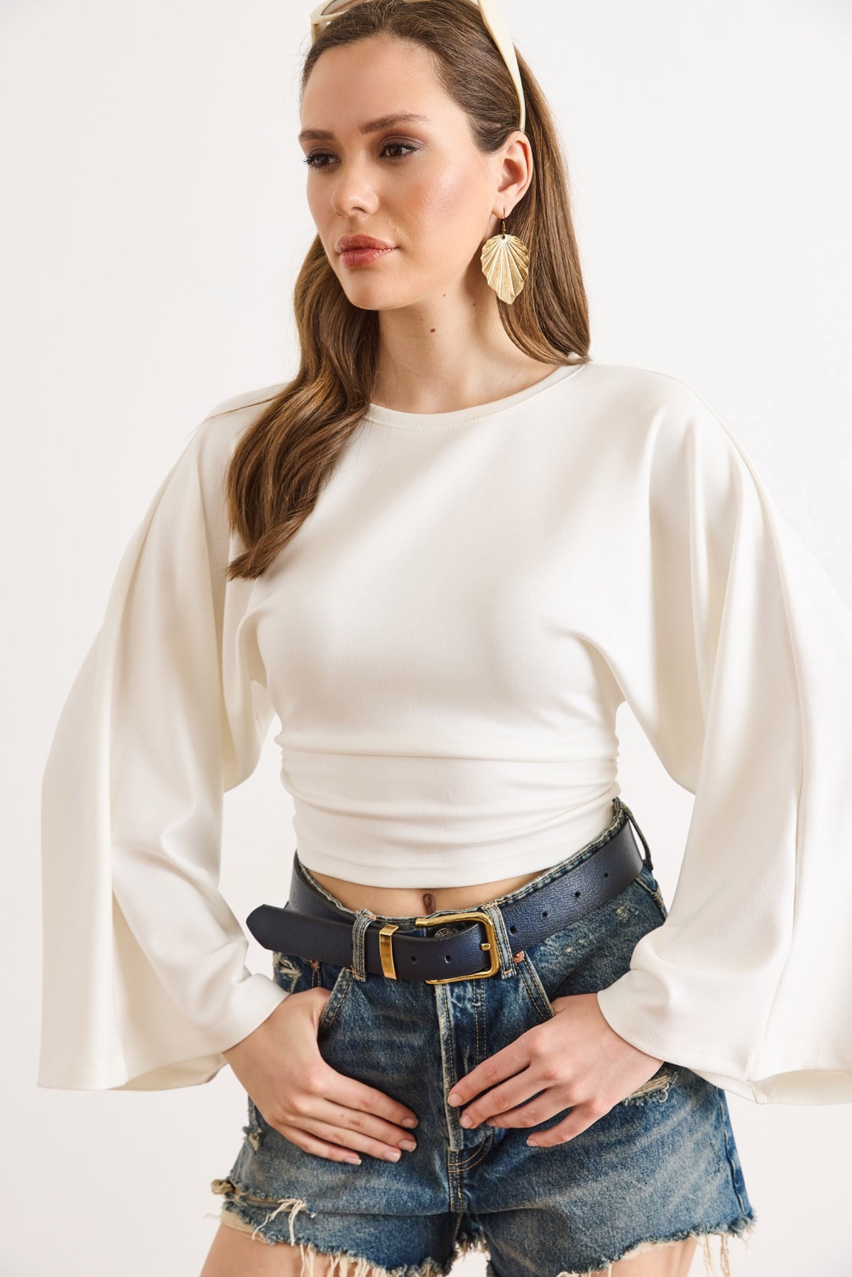 Drape Detaylı Geniş Kol Detaylı Bluz Ekru