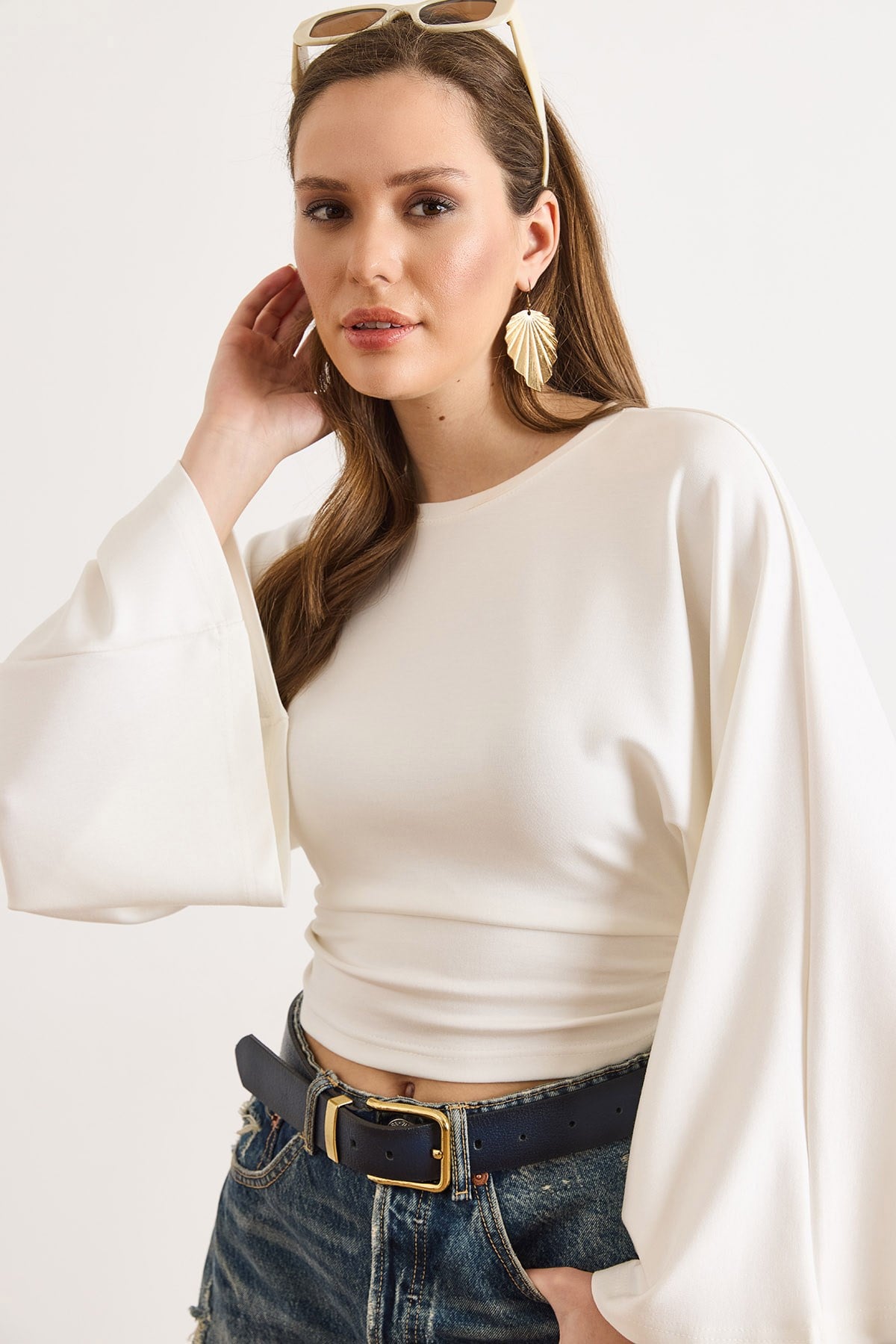 Drape Detaylı Geniş Kol Detaylı Bluz Ekru