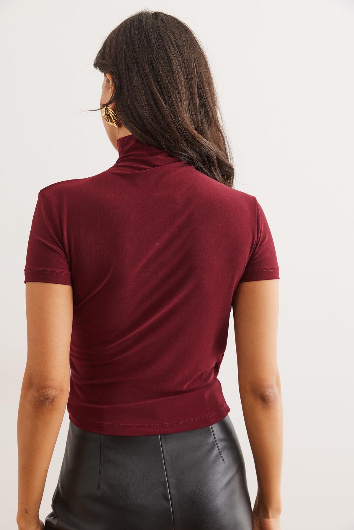 Drape Detaylı Kısa Kollu Dökümlü Bluz Bordo