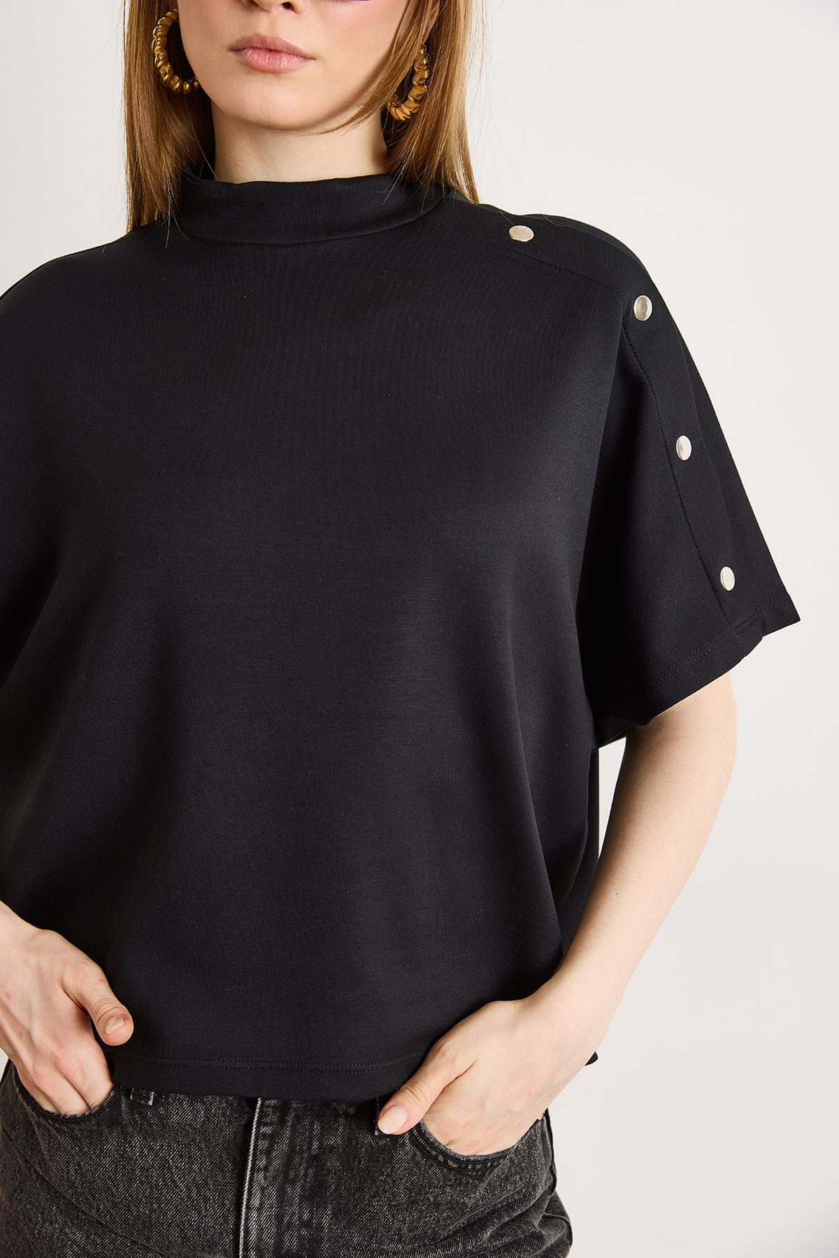 Düğme Detaylı Loose Fit Modal Tuşeli Tişört Siyah