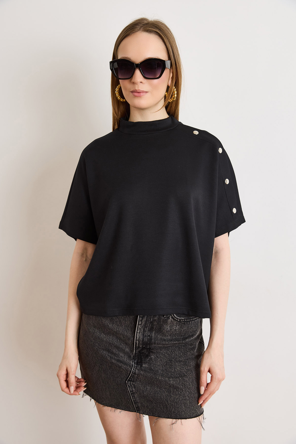 Düğme Detaylı Loose Fit Modal Tuşeli Tişört Siyah